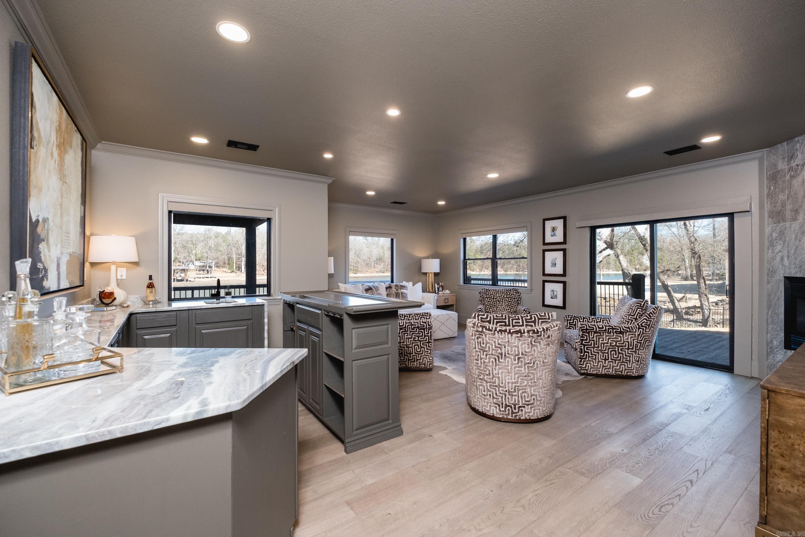 LAKE FOREST SHORES - Residential