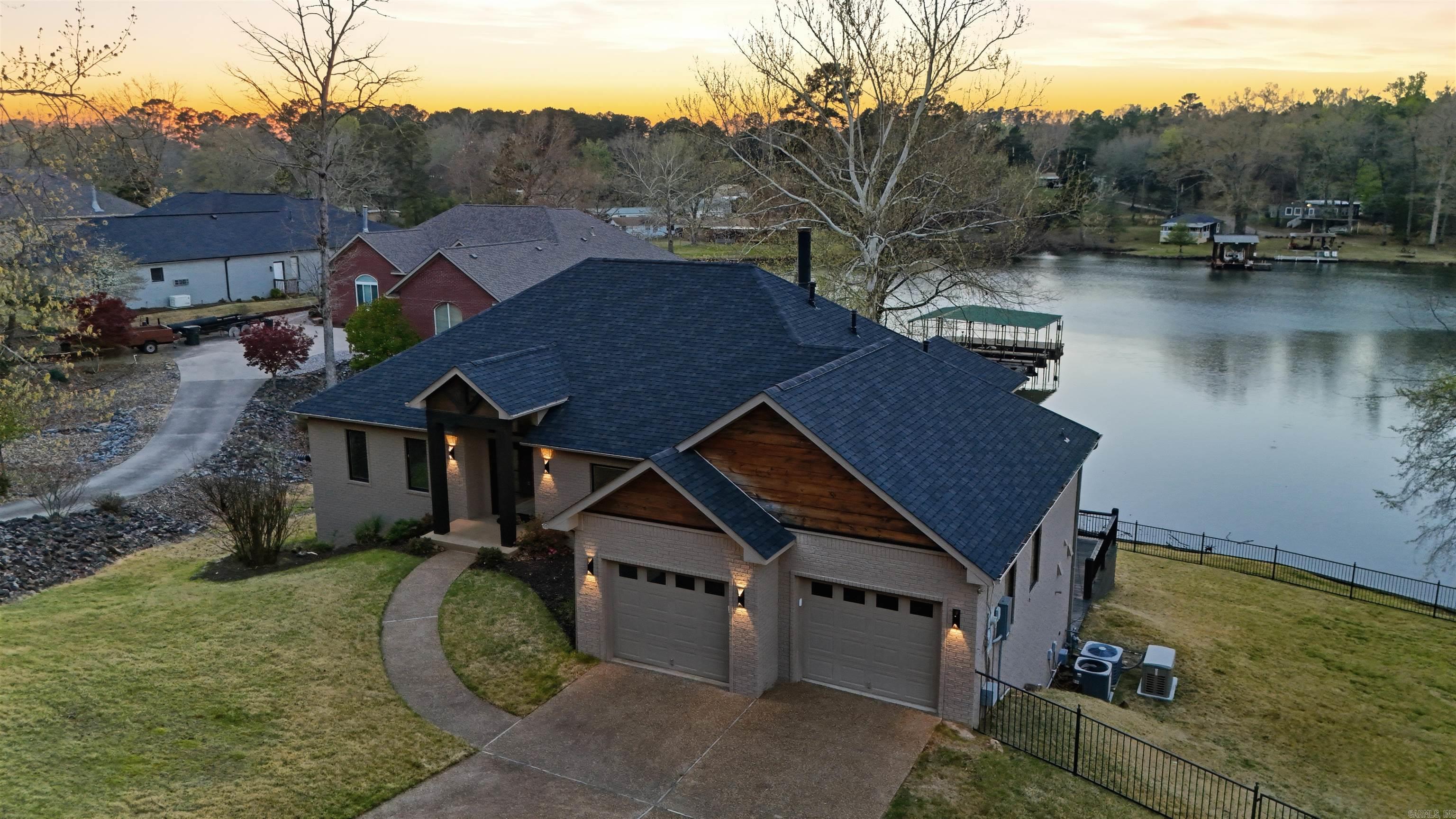 LAKE FOREST SHORES - Residential