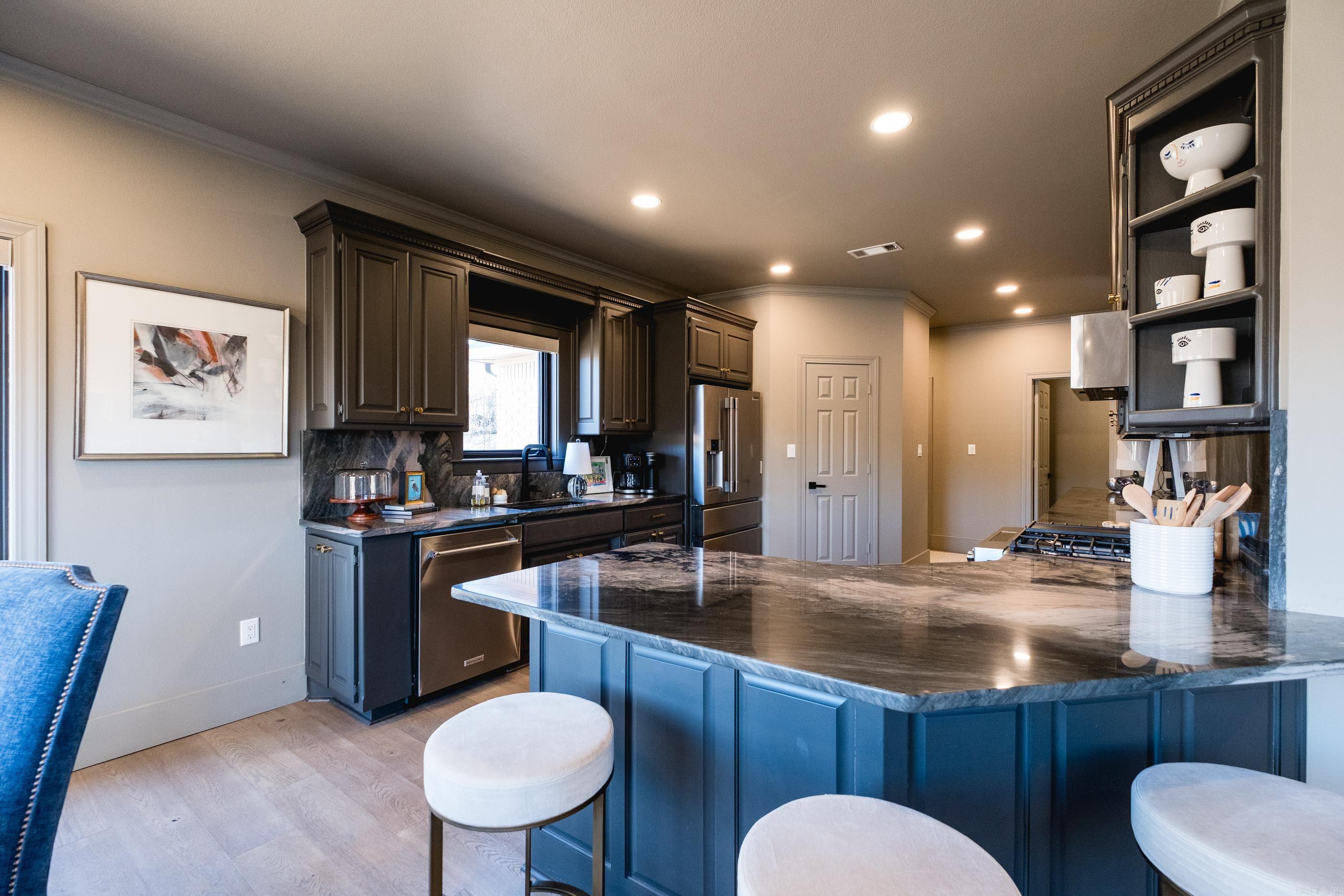 LAKE FOREST SHORES - Residential