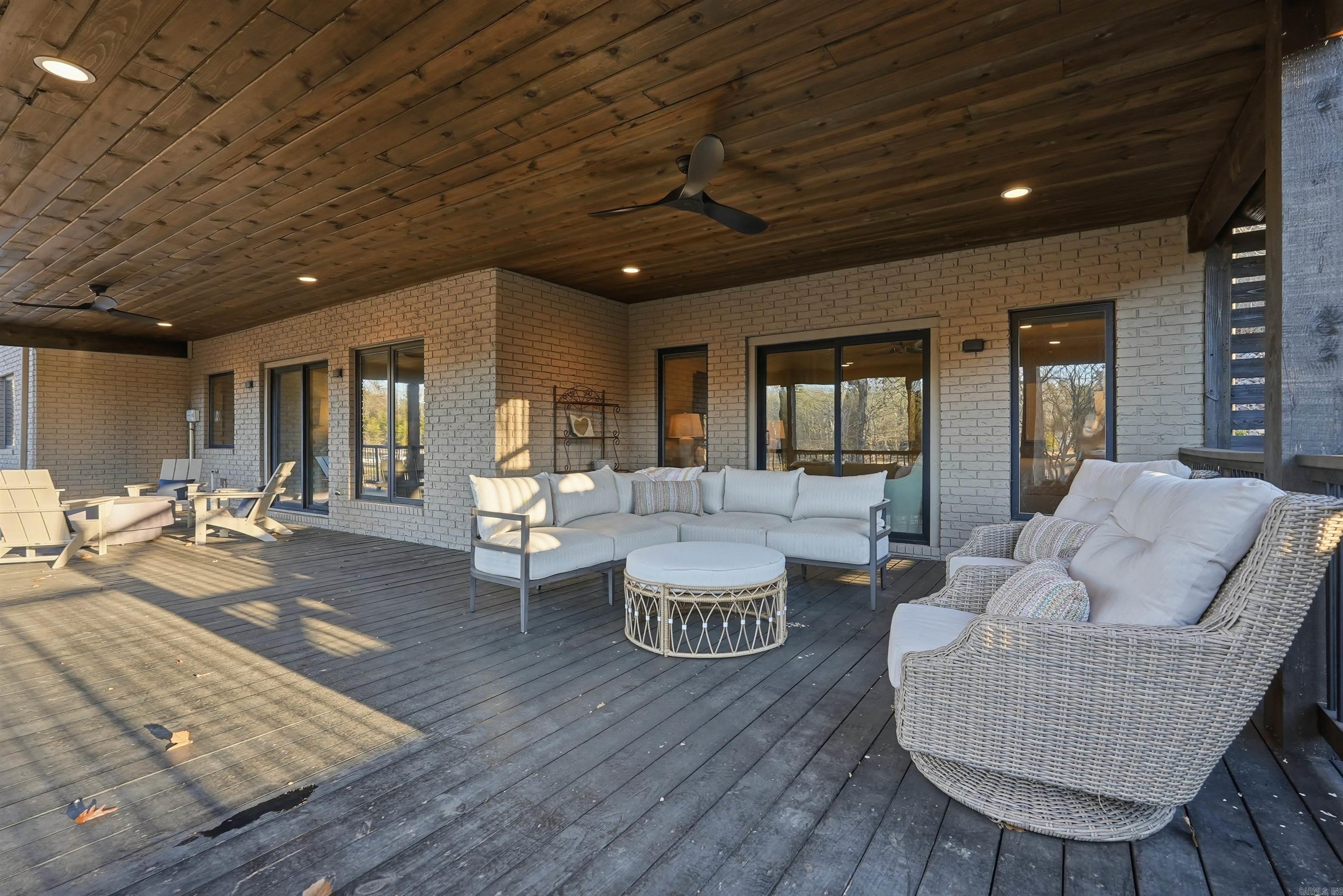 LAKE FOREST SHORES - Residential