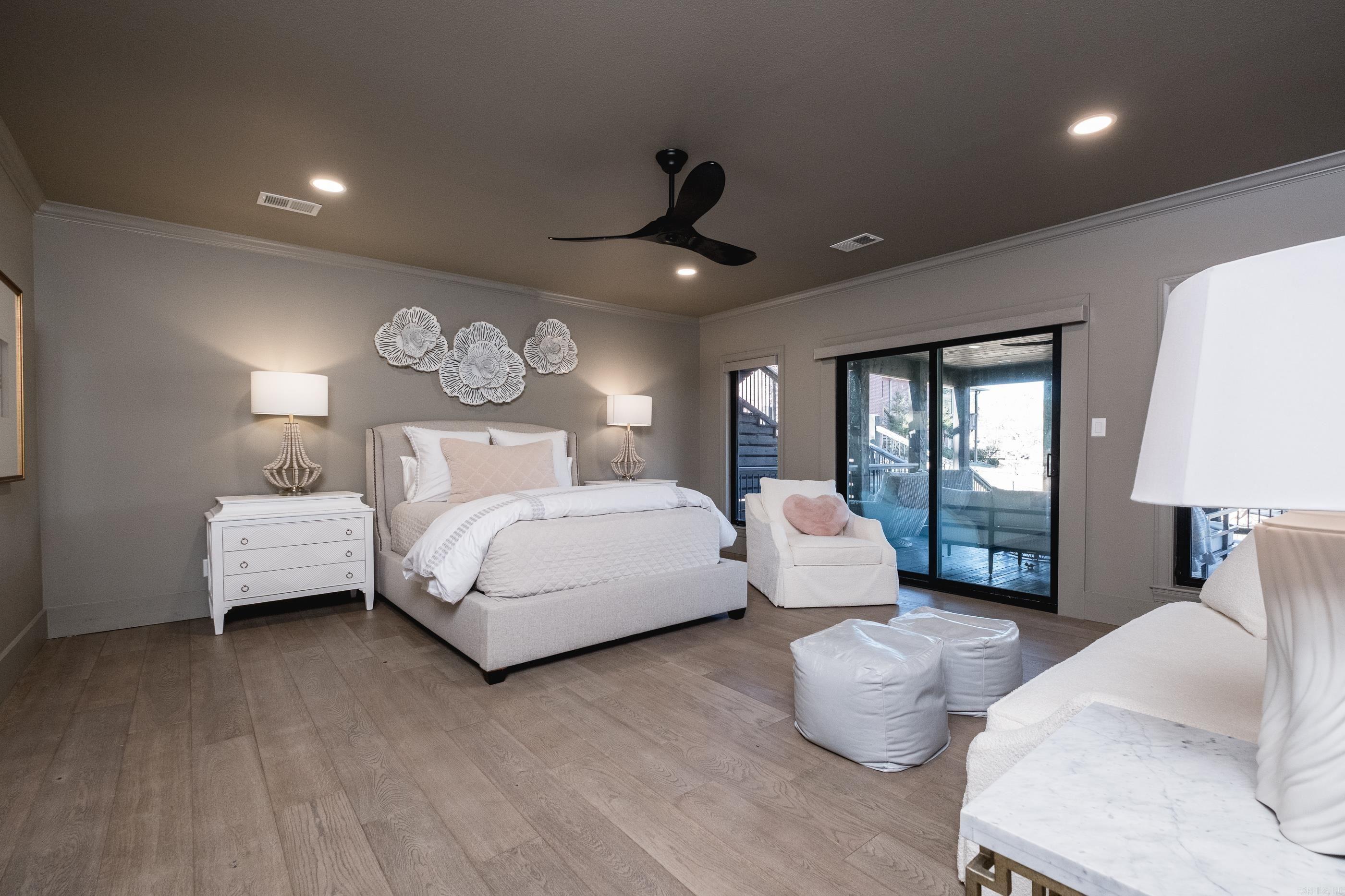 LAKE FOREST SHORES - Residential