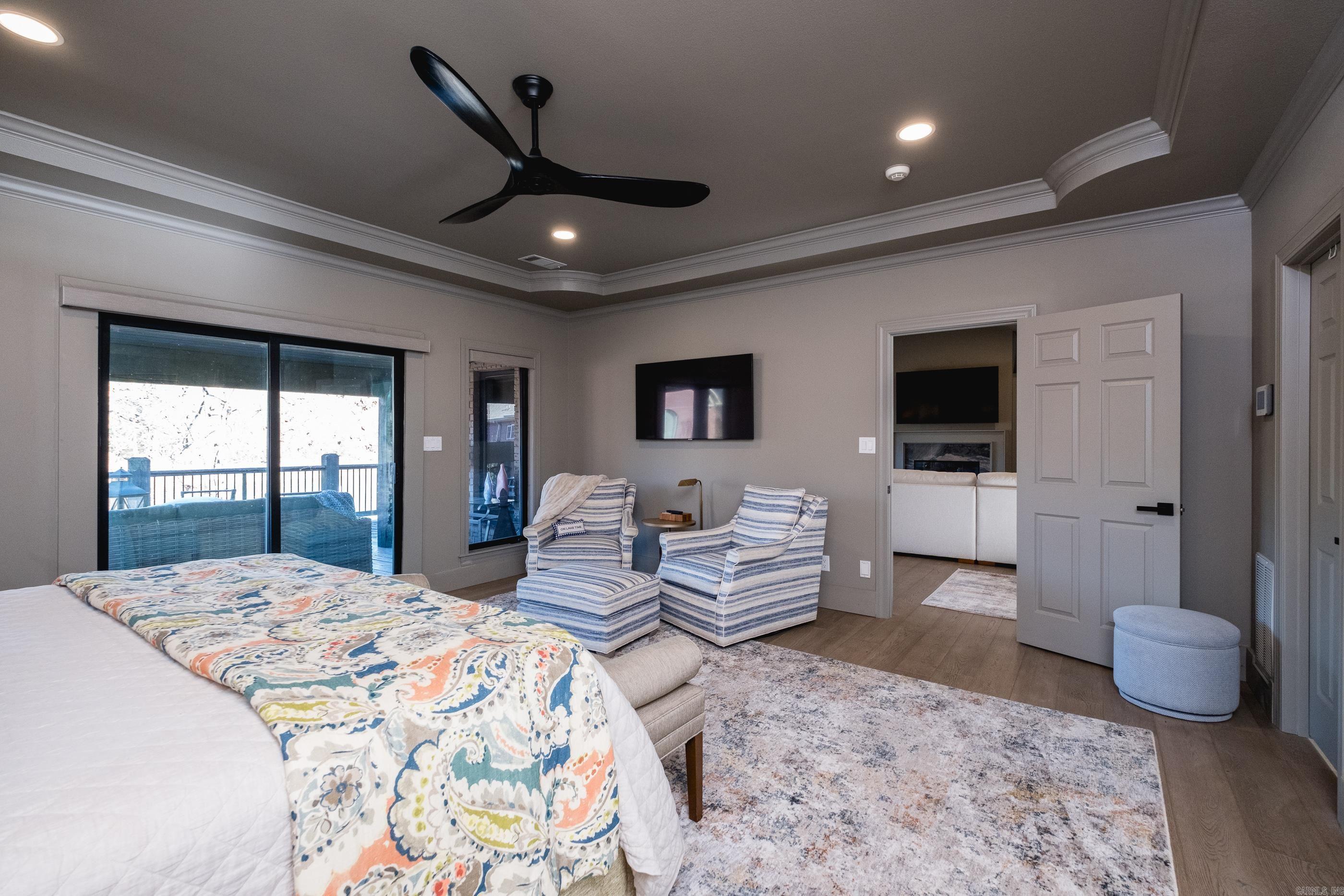 LAKE FOREST SHORES - Residential