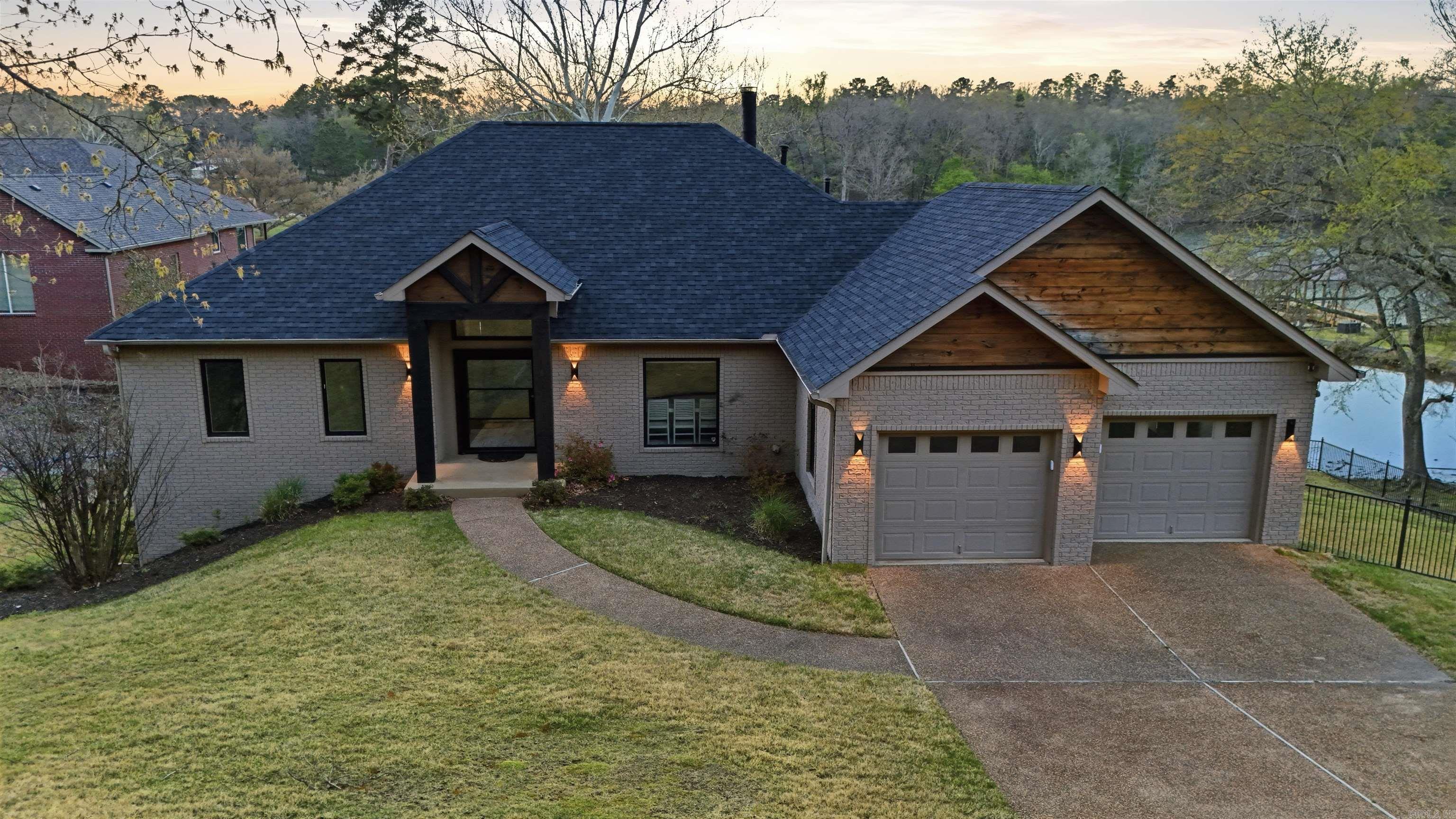 LAKE FOREST SHORES - Residential