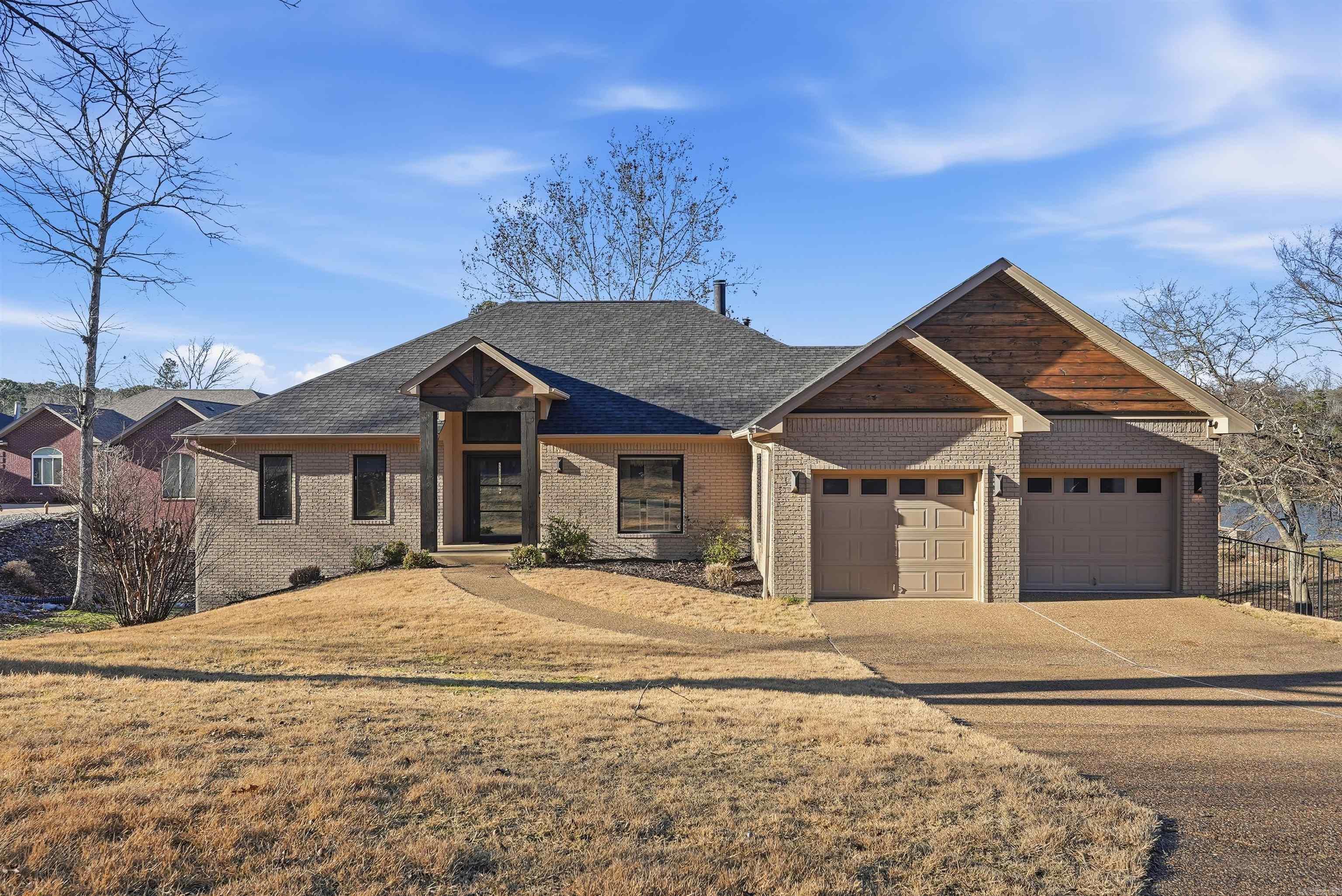 LAKE FOREST SHORES - Residential