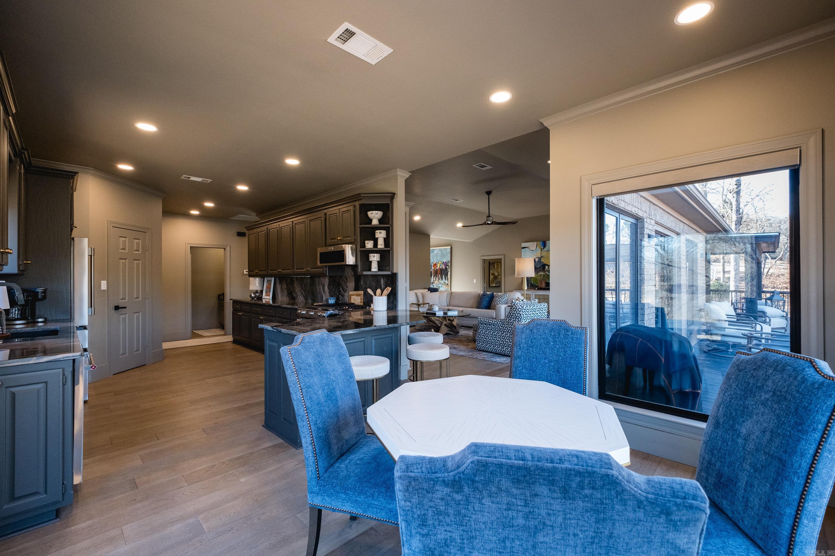 LAKE FOREST SHORES - Residential