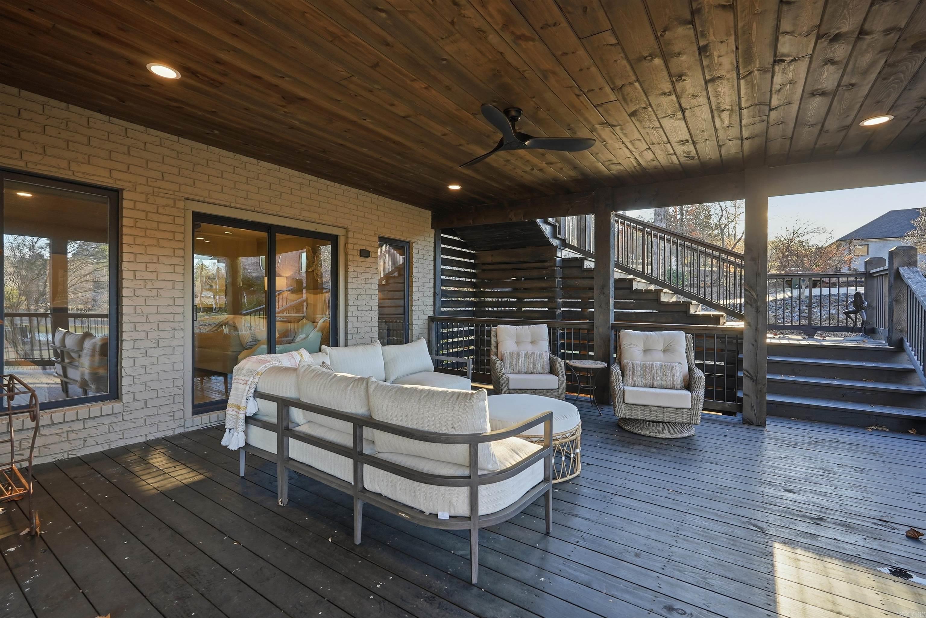 LAKE FOREST SHORES - Residential