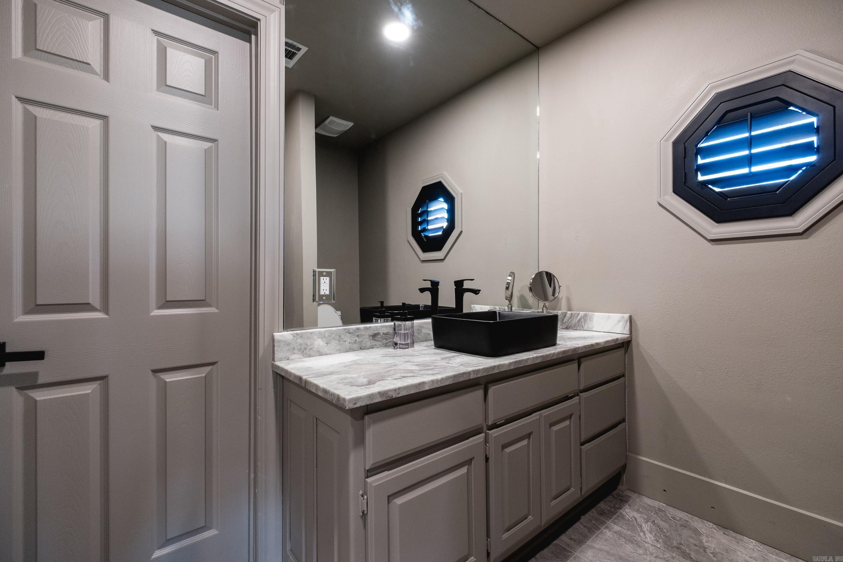 LAKE FOREST SHORES - Residential