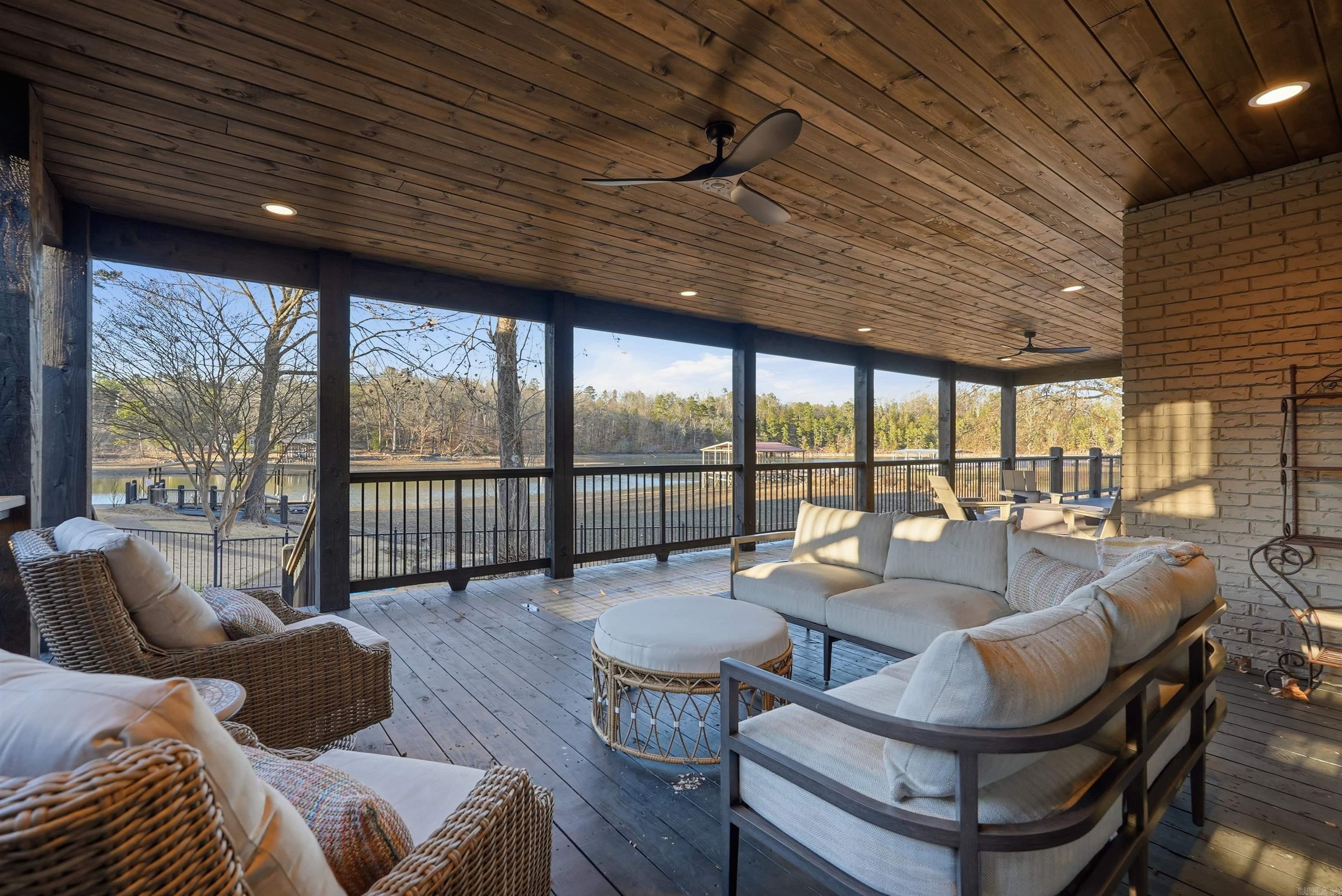 LAKE FOREST SHORES - Residential