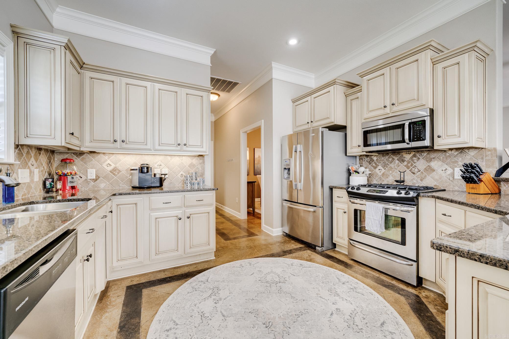 Majestic Pointe - Residential