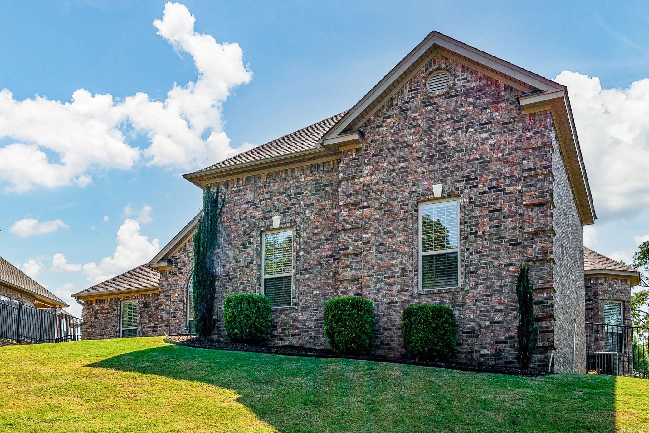 Majestic Pointe - Residential