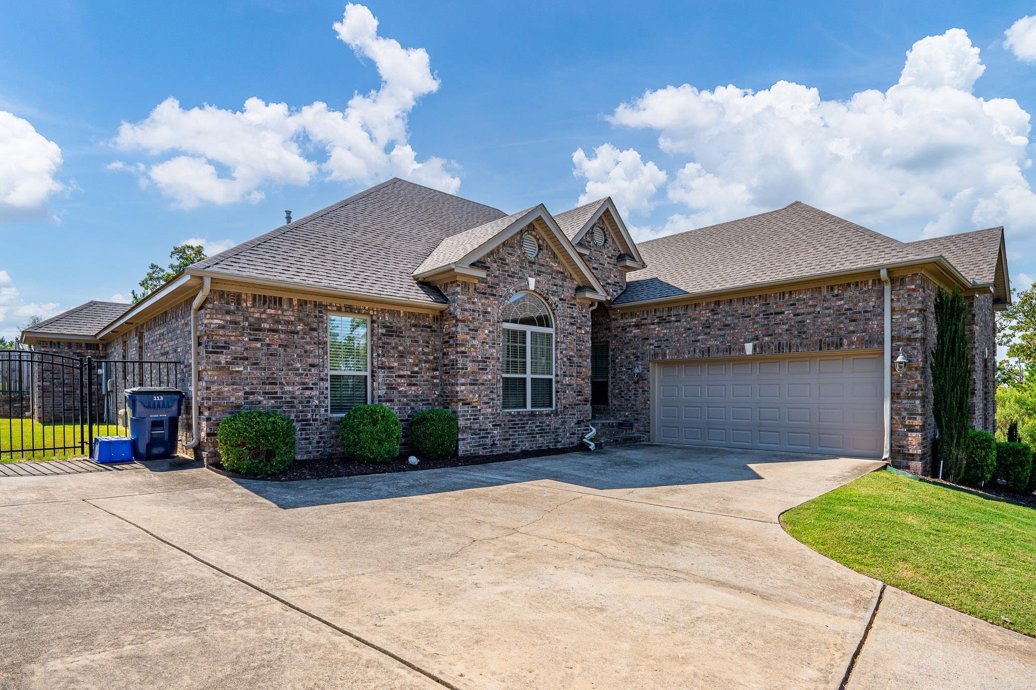 Majestic Pointe - Residential