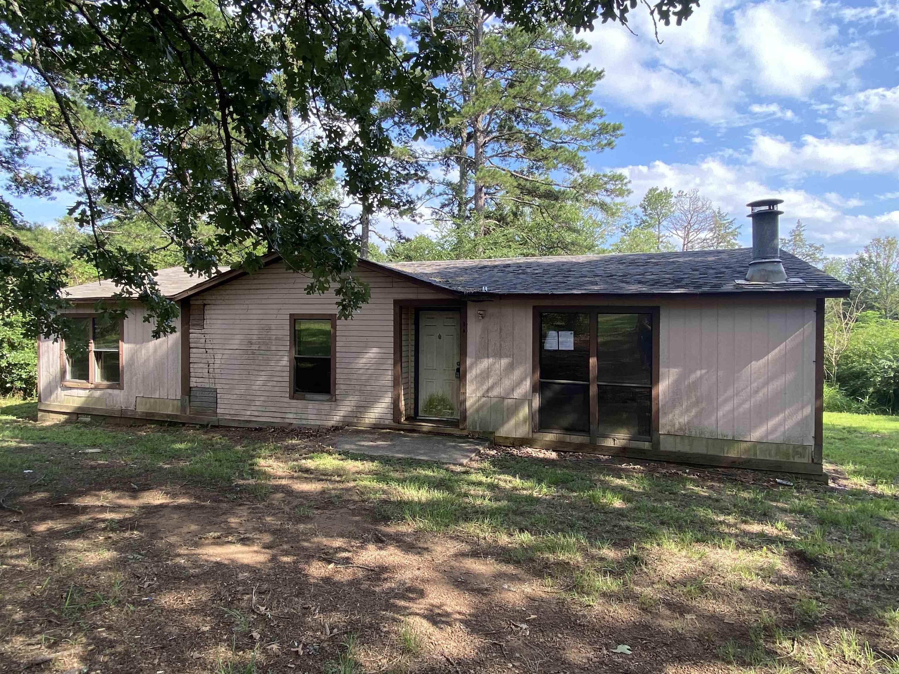 3br/2ba home on 1.5 acres. Great corner lot. HUD Case# 031-251166. HUD Homes are sold As-Is with no representations, warranties or disclosures. Ask your agent for details and submit offers on www.HUDHomeStore.gov. UN - Un Insured. SEE AGENT REMARKS for additional information and check HUDHomeStore.com for property availability. Managed by www.rainecompany.com.