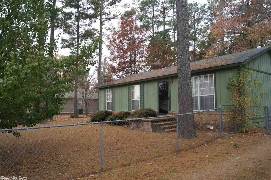 Great starter home in Maple Creek Farms, qualifies for no money down with the USDA Rural Development loans, payments cheaper than rent. Large fully fenced yard perfect for the kids or dogs. Has 3 bedrooms, 2 baths, eat in kitchen dining combo. Minutes from freeway, 15 minutes to downtown LR.