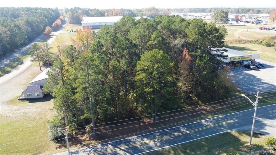 Commercial Lot on one of the main routes into Heber Springs. Less than 1 mile from Dam Site Park. This is a prime location for any business in Heber Springs. Call today to take a look! Average daily traffic count is consistently growing!