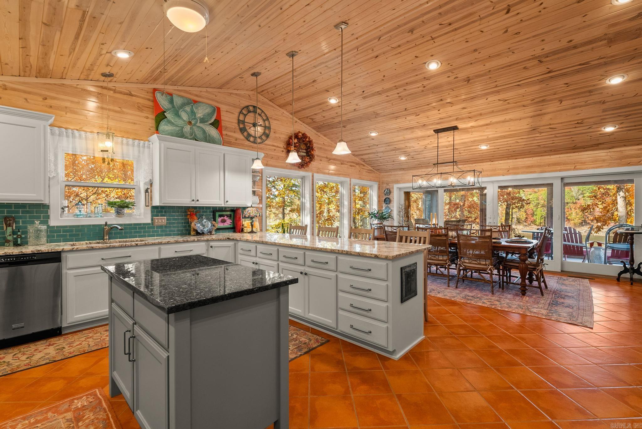 SYLVAN SHORES - LAKE - Residential