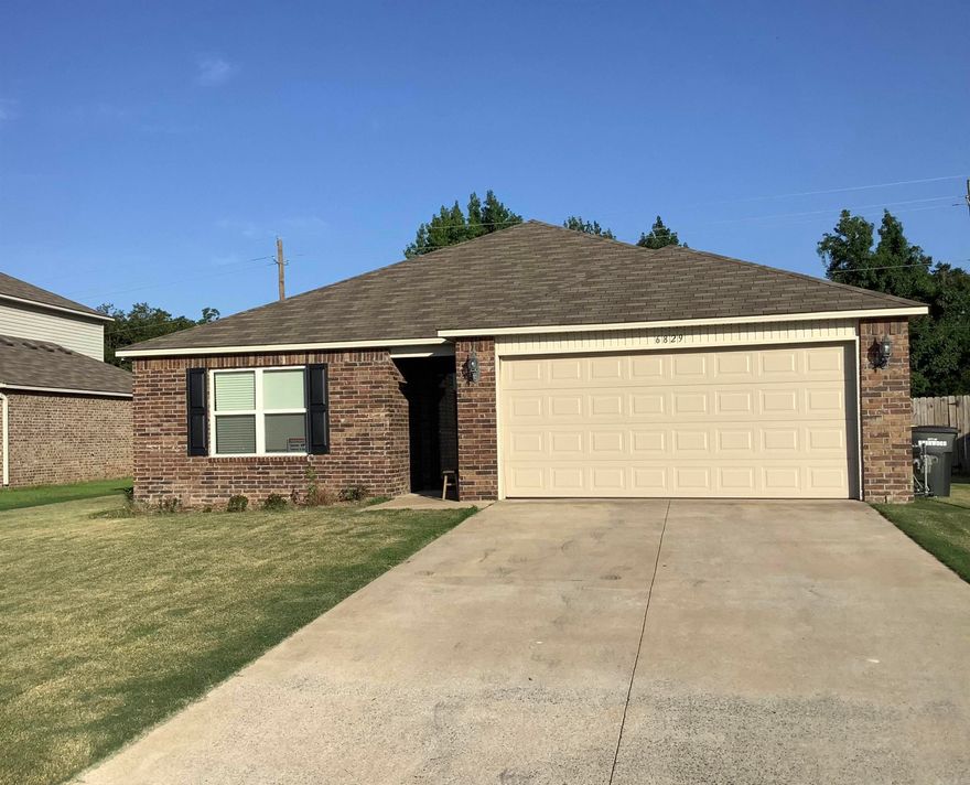 Welcome to 6829 White Oak Way! This well maintained home features 3 bedrooms and 2 full bathrooms, a 2-car garage and fully fenced backyard. Conveniently located close to the interstate, shopping, dining, and entertainment! Schedule your showing today! PLEASE SEE AGENT REMARKS.
