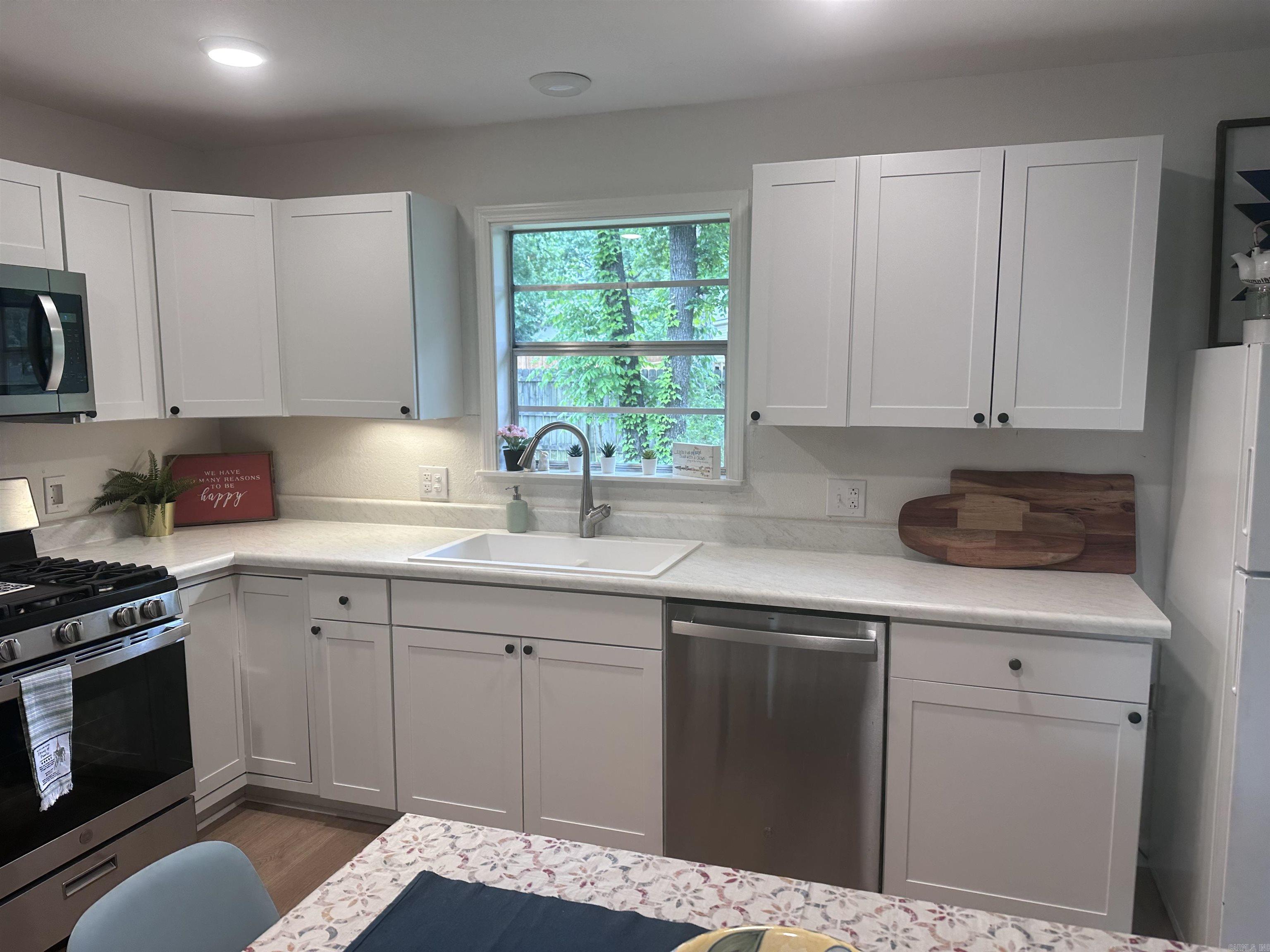 ARROWHEAD VILLAGE - Residential