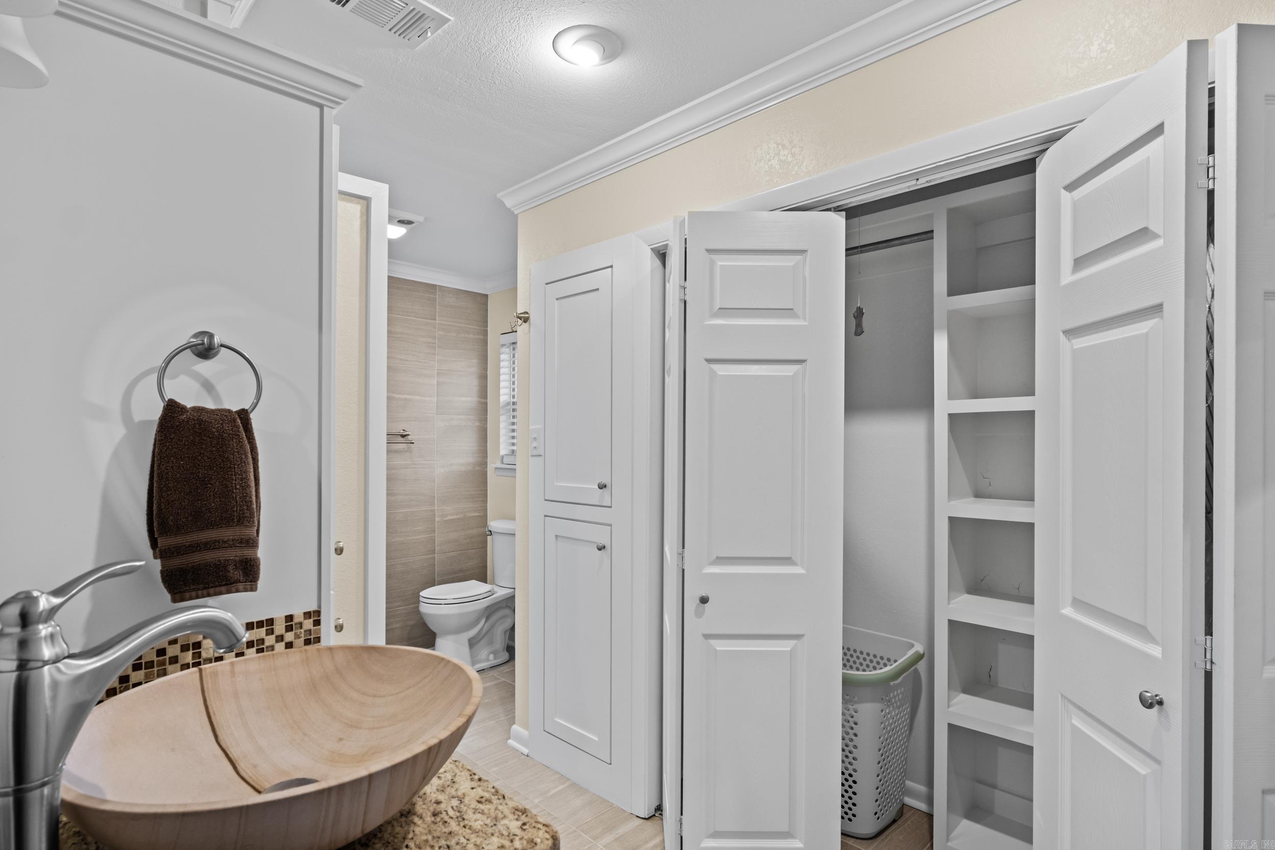 INDIAN HILLS - Residential