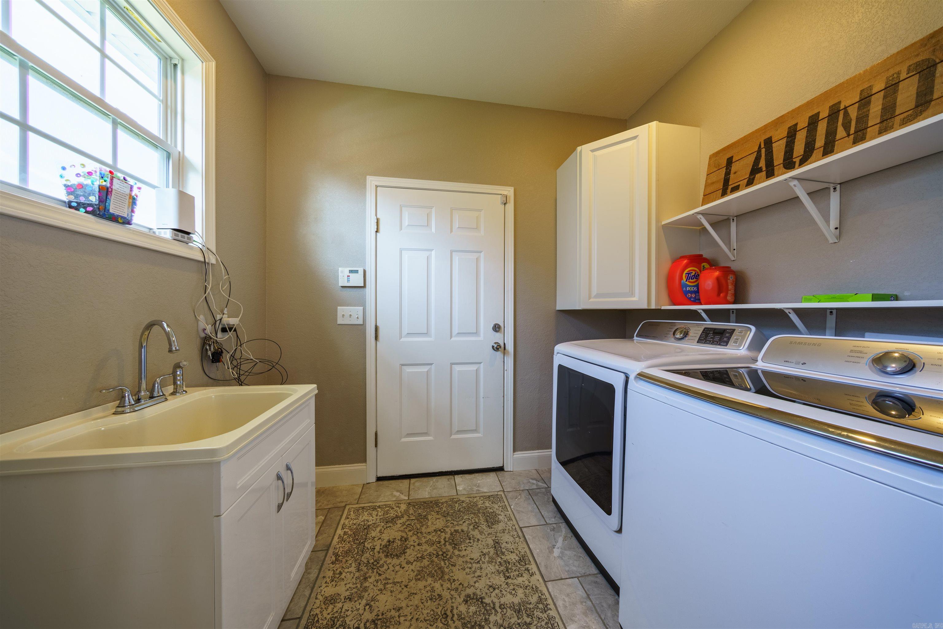 DOUBLE OAK ESTATES - Residential