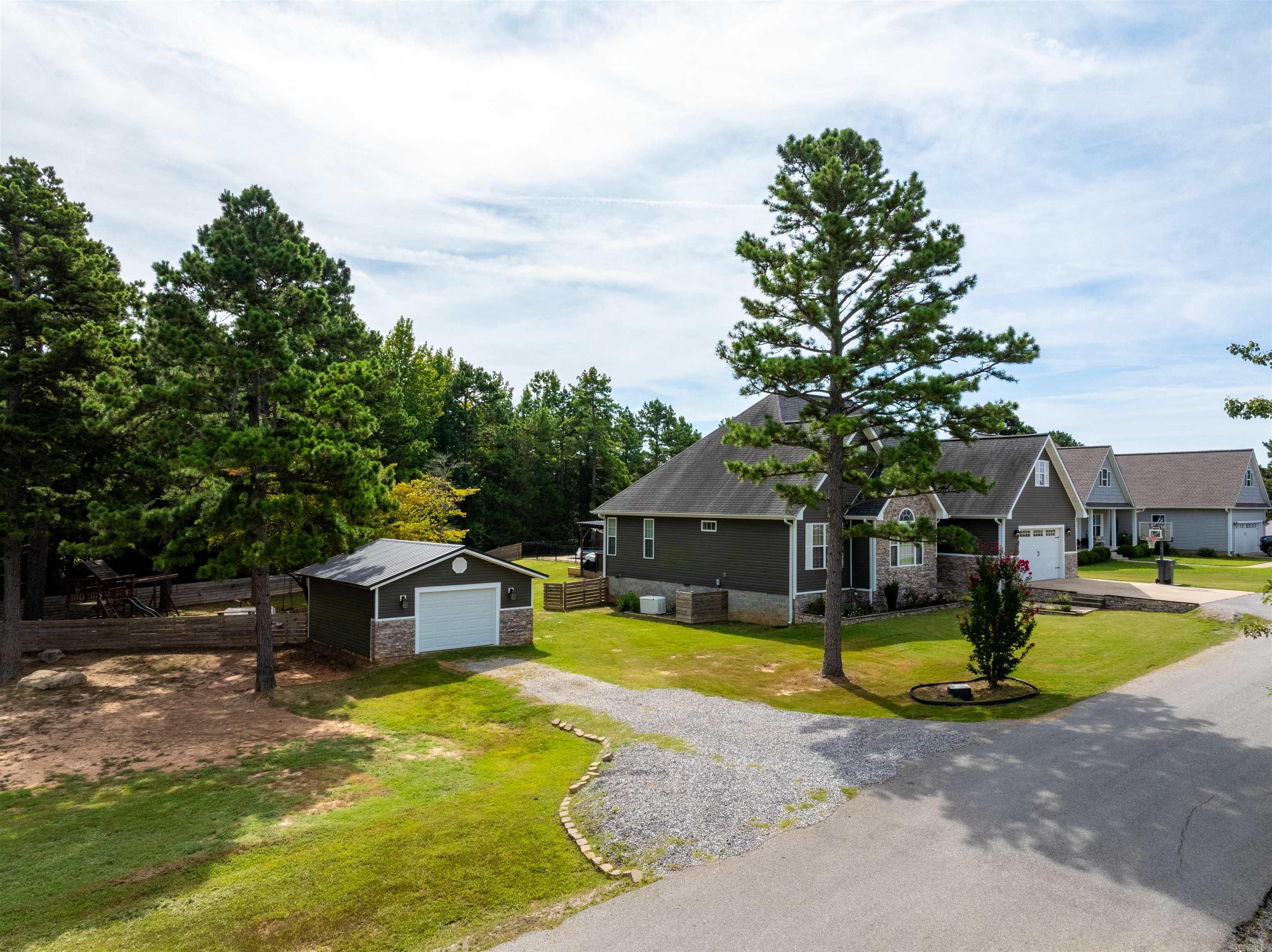 DOUBLE OAK ESTATES - Residential
