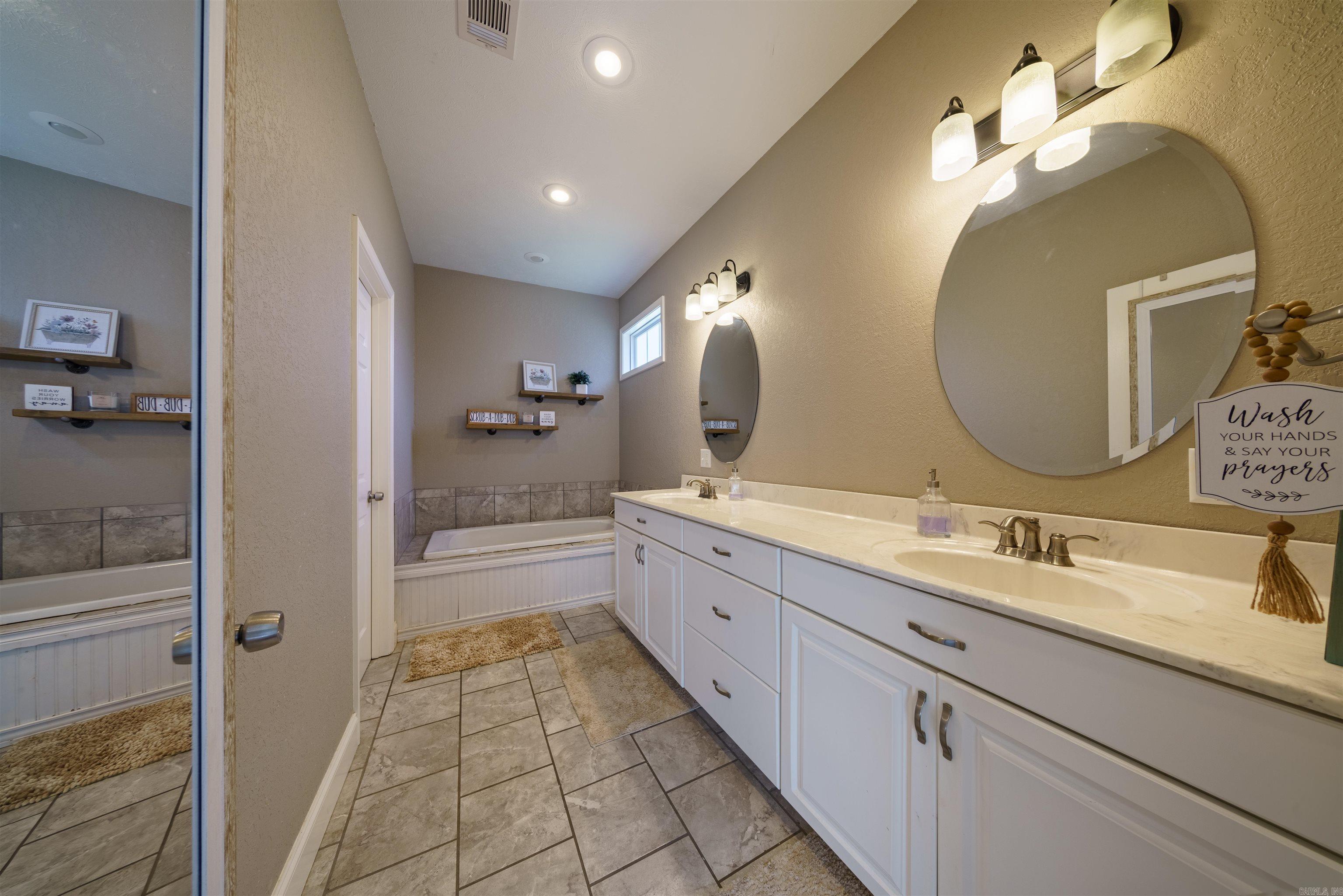 DOUBLE OAK ESTATES - Residential