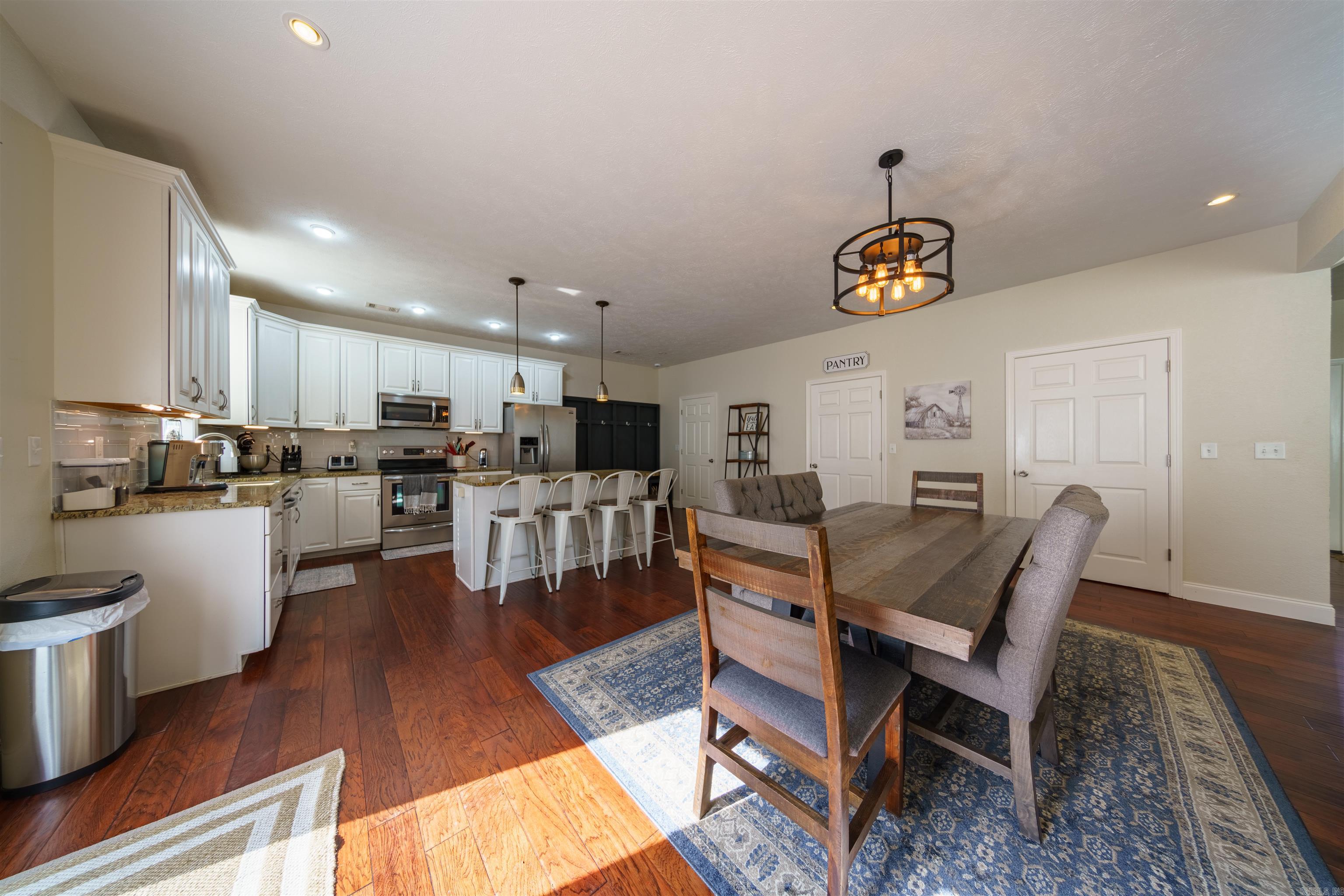 DOUBLE OAK ESTATES - Residential