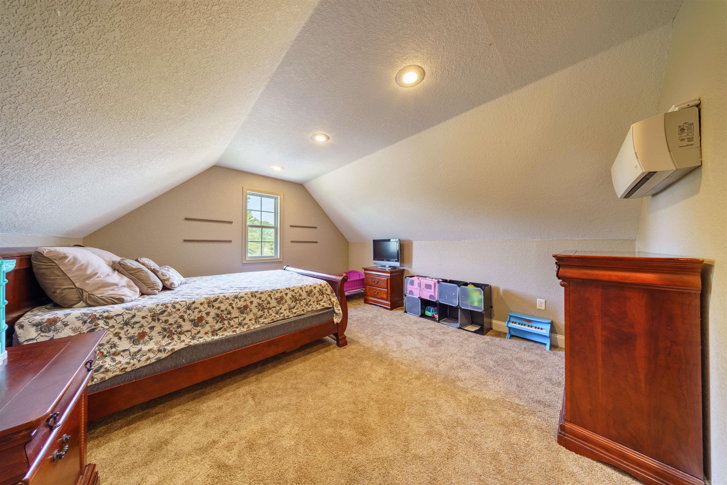 DOUBLE OAK ESTATES - Residential