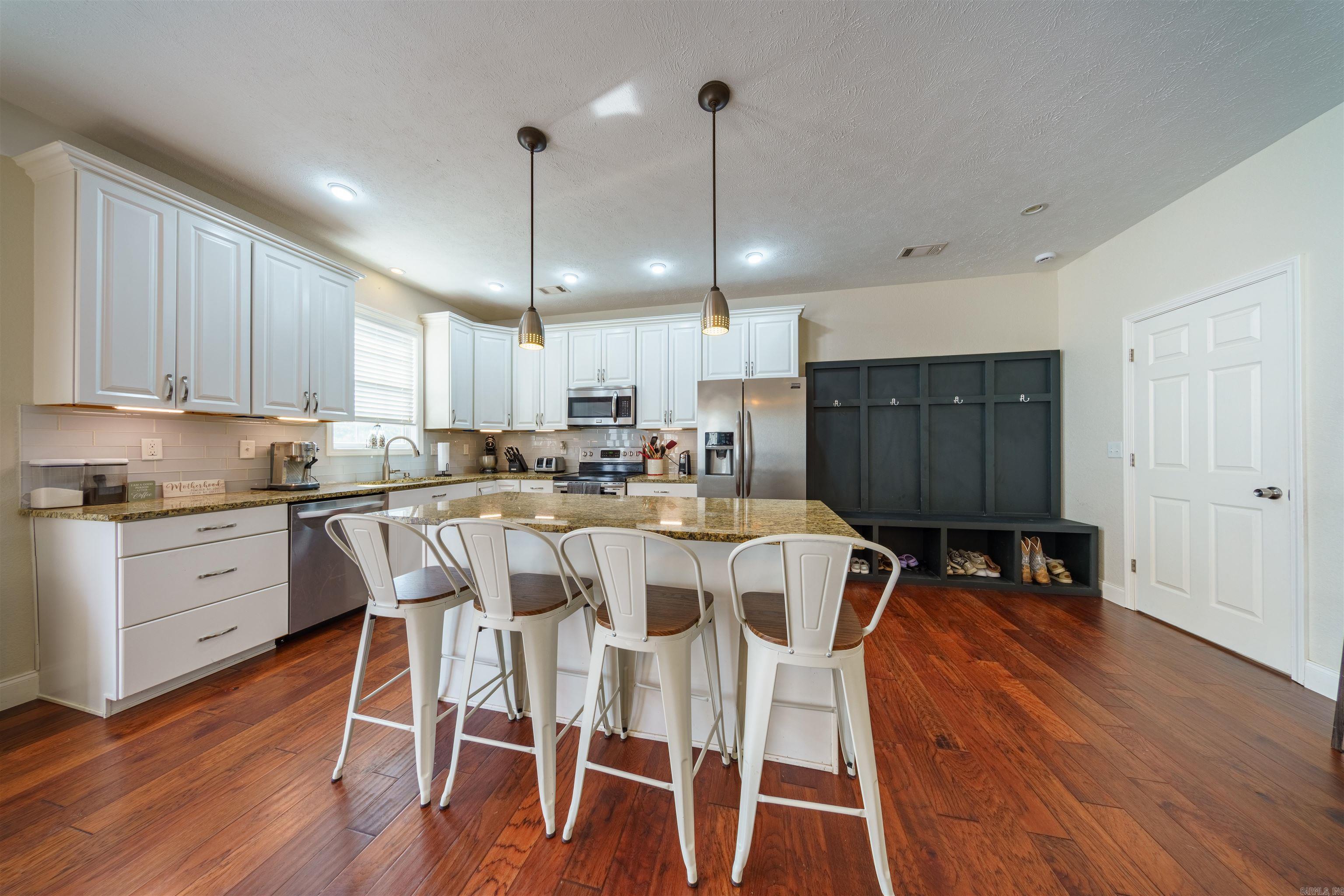 DOUBLE OAK ESTATES - Residential