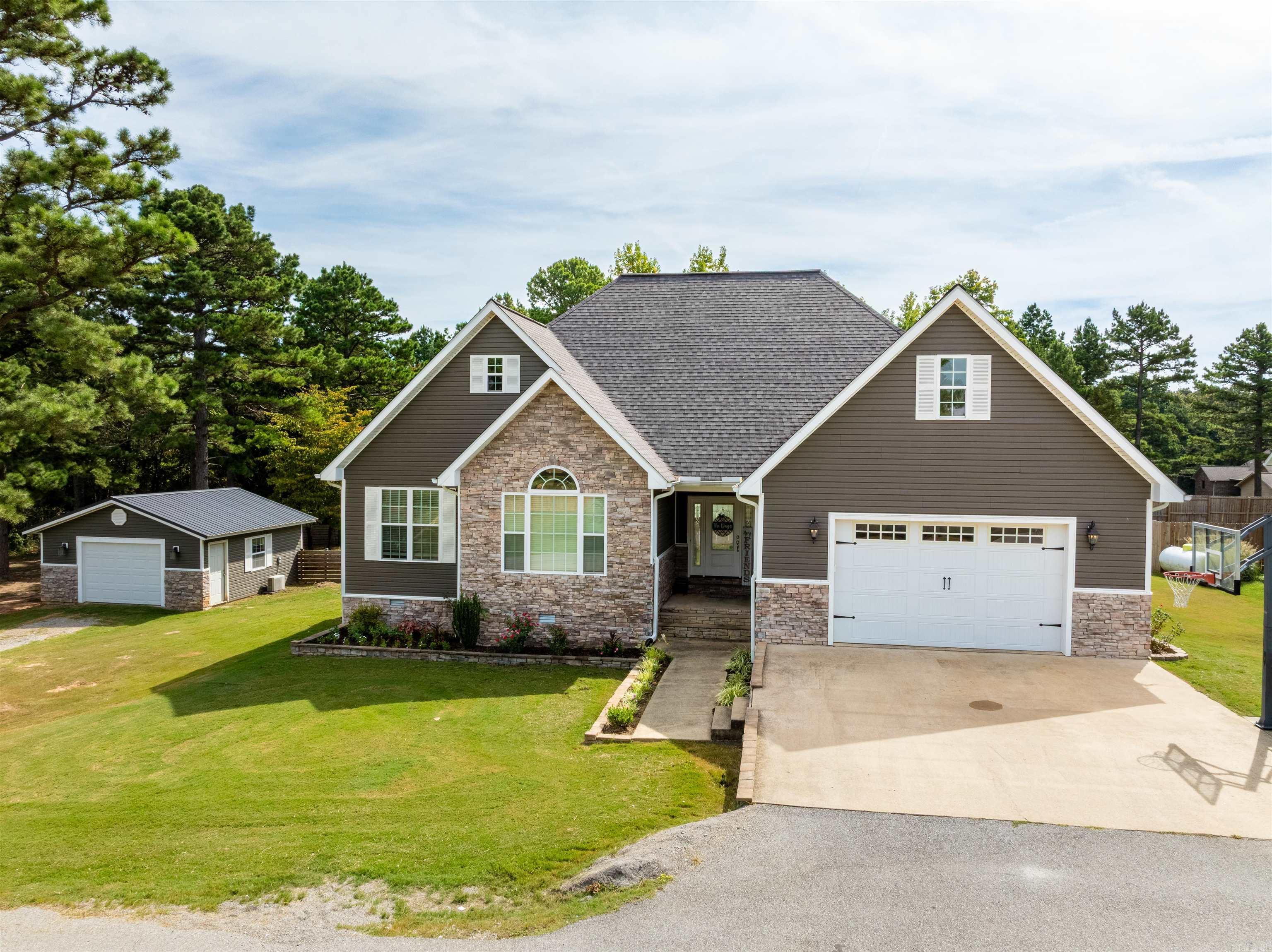 DOUBLE OAK ESTATES - Residential