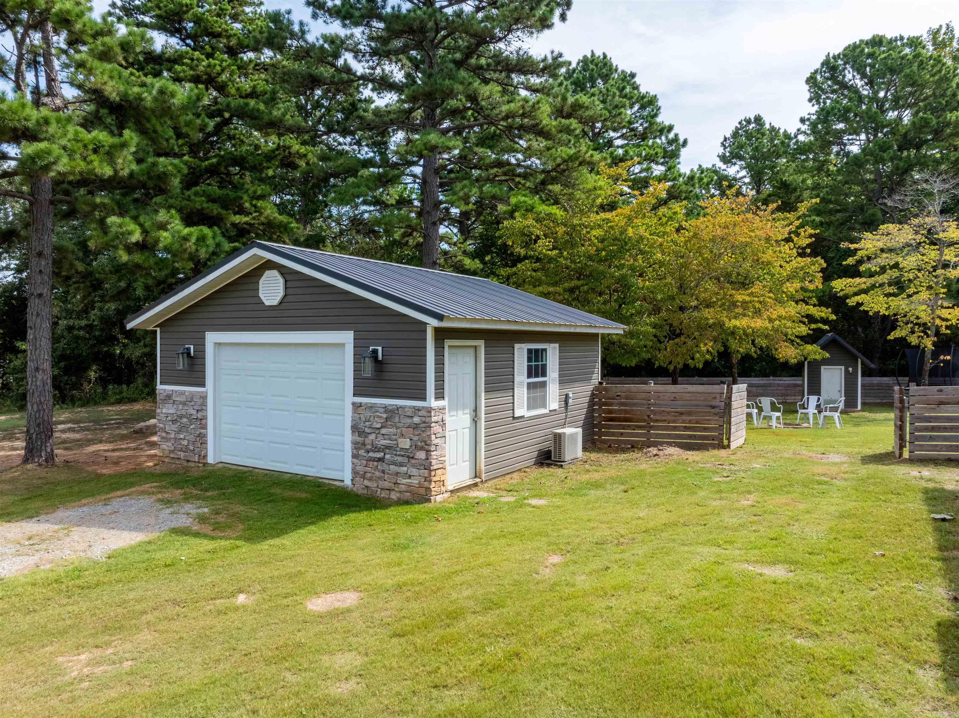 DOUBLE OAK ESTATES - Residential