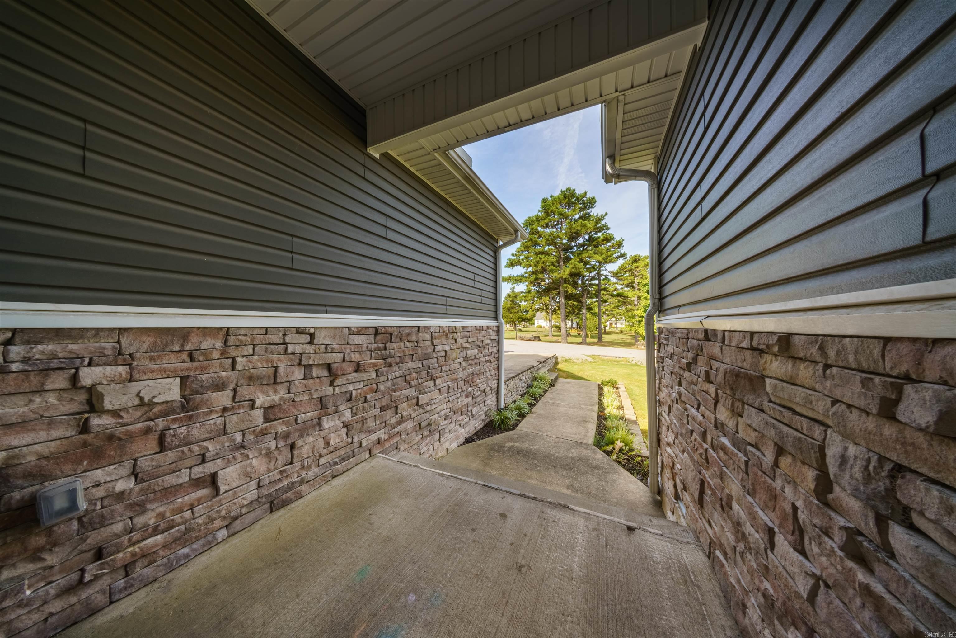 DOUBLE OAK ESTATES - Residential