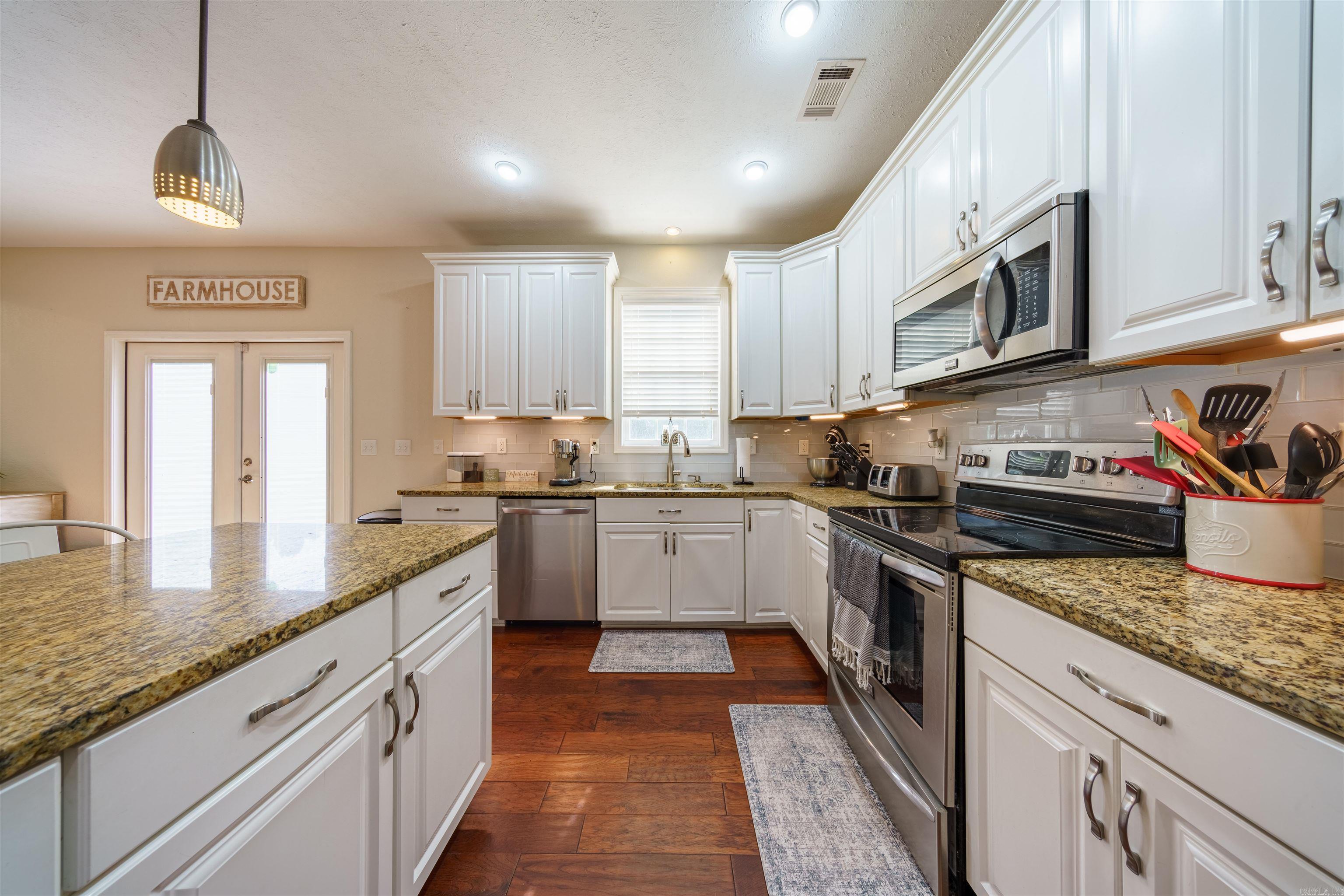 DOUBLE OAK ESTATES - Residential