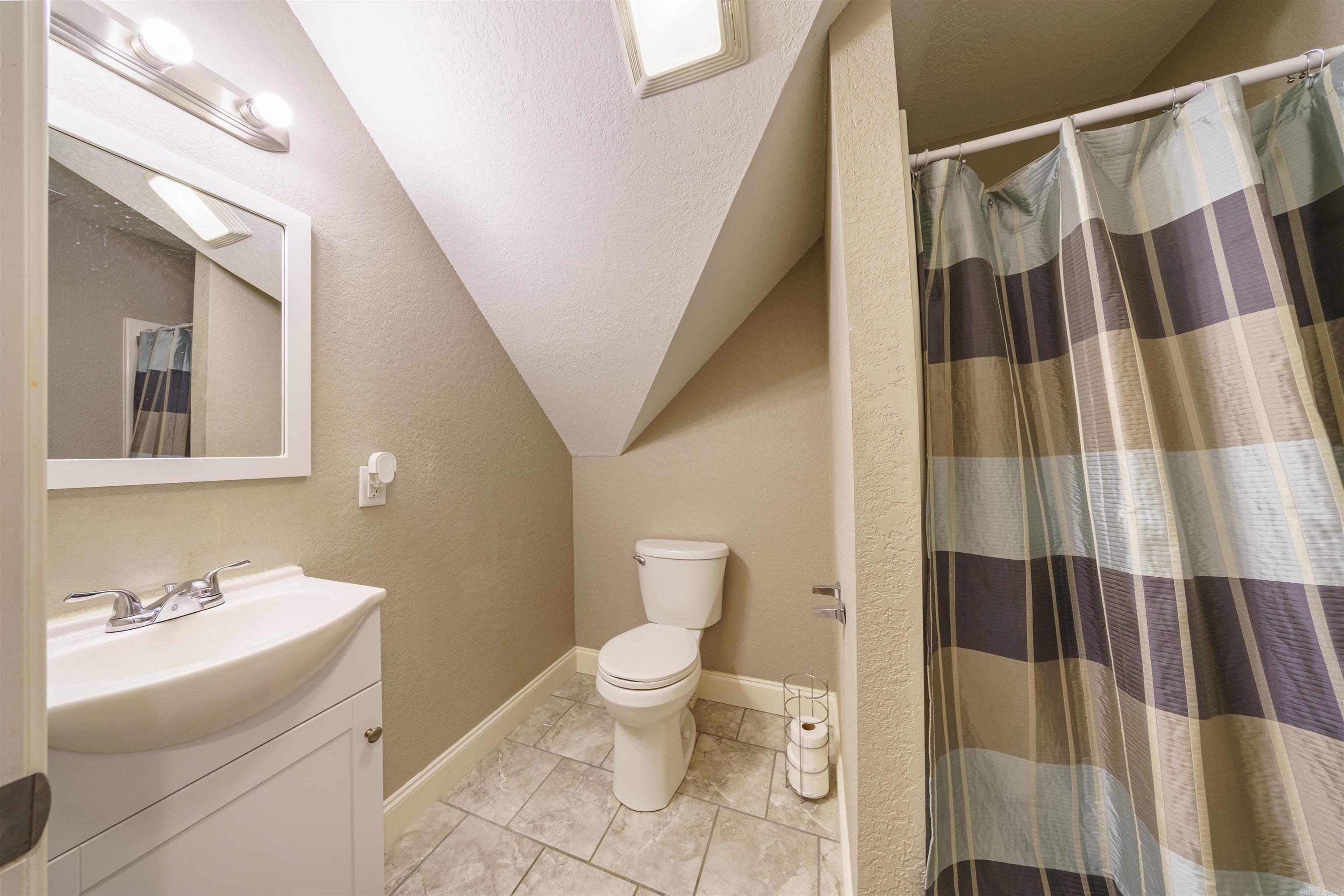 DOUBLE OAK ESTATES - Residential