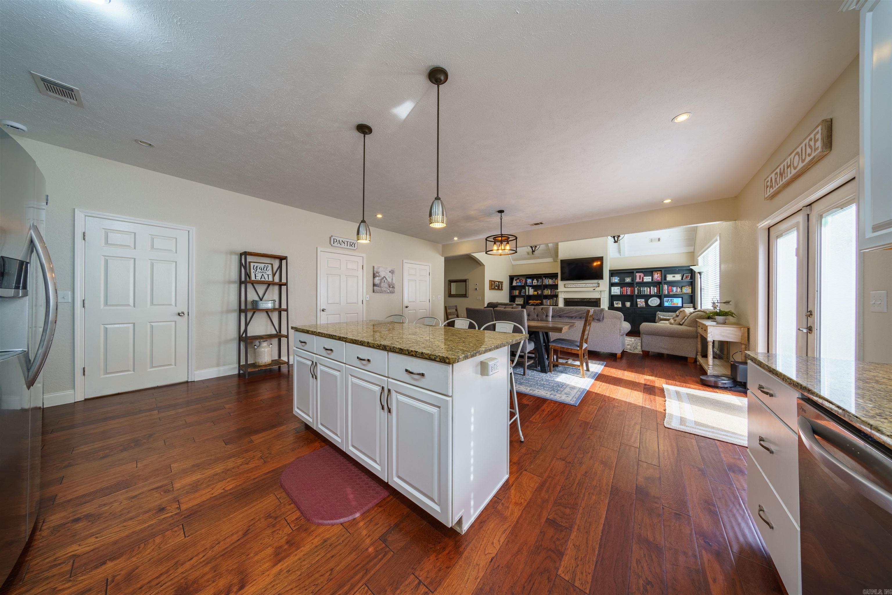 DOUBLE OAK ESTATES - Residential