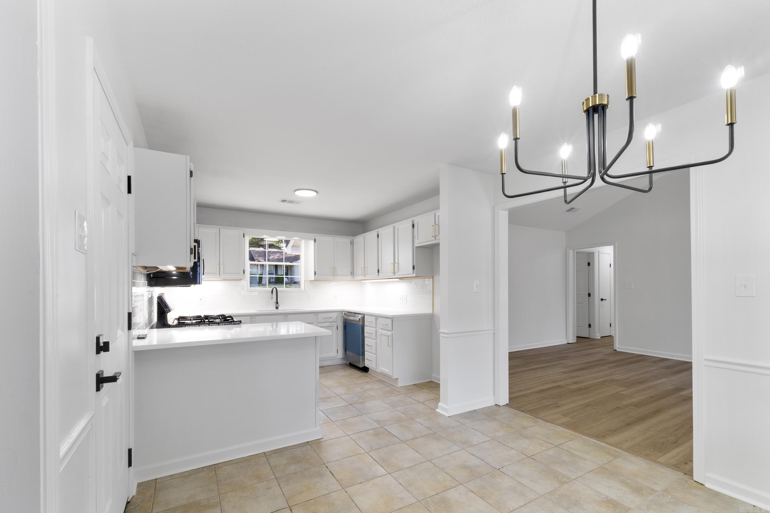 CRYSTAL VALLEY MANOR - Residential