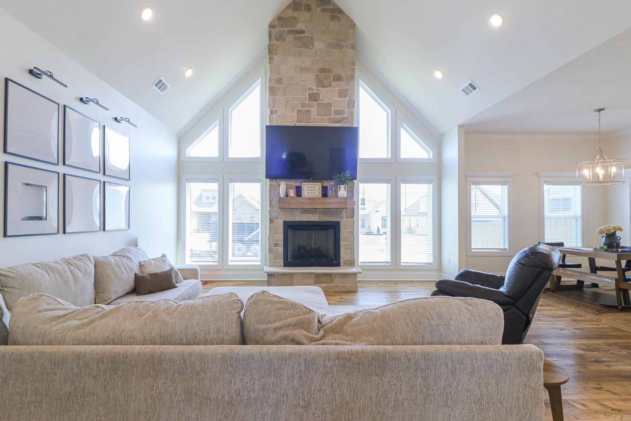 Sarah Crossing - Residential