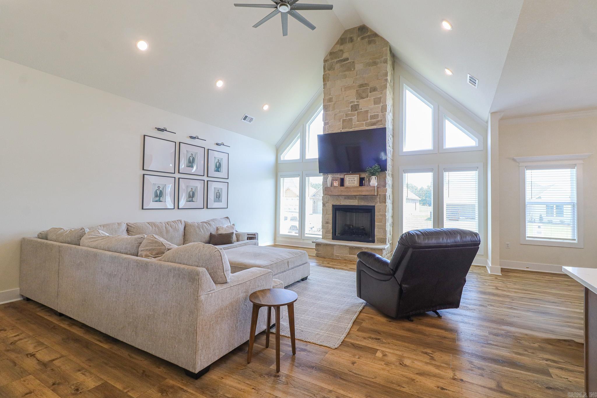 Sarah Crossing - Residential