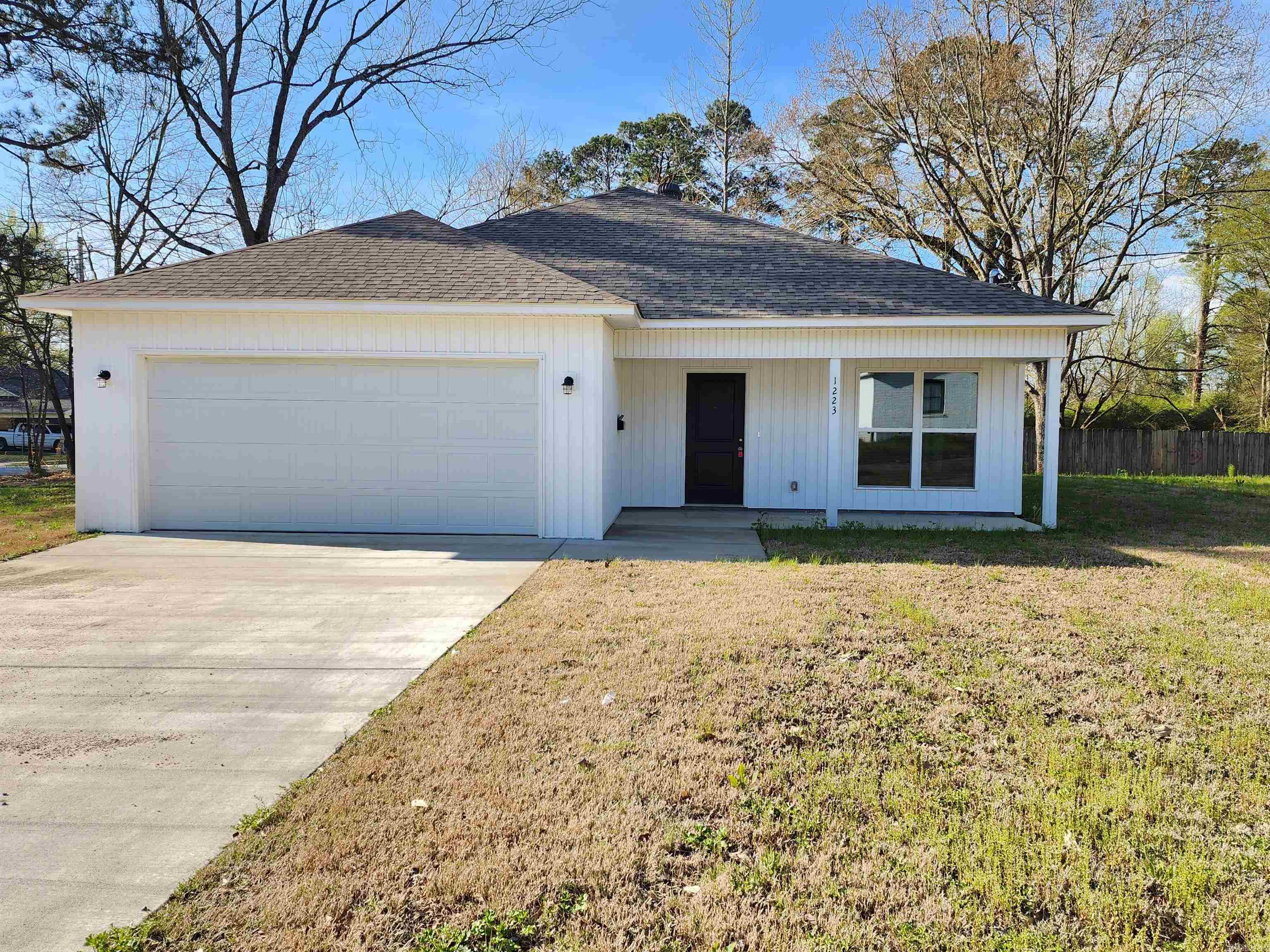 Welcome to 1223 Cherry Lane in Benton, AR! This charming 3-bedroom, 2-bathroom home features granite countertops, a spacious pantry, stove, and refrigerator in the kitchen. The property also boasts a big yard, perfect for outdoor activities and entertaining. Located in a convenient and desirable neighborhood, this house is the perfect place to call home. Don't miss out on the opportunity to make 1223 Cherry Lane your new address!