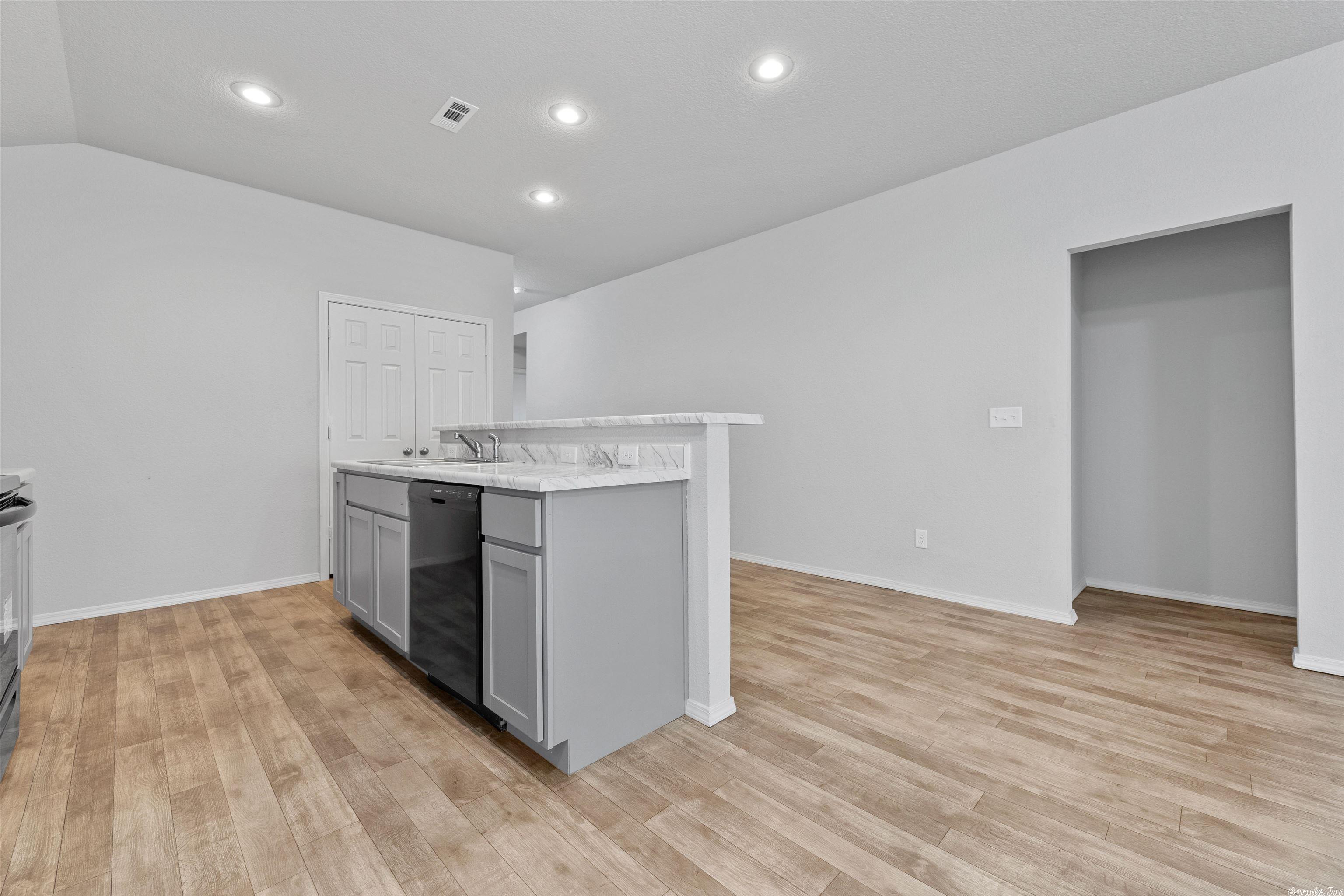 FAULKNER CROSSING - Residential