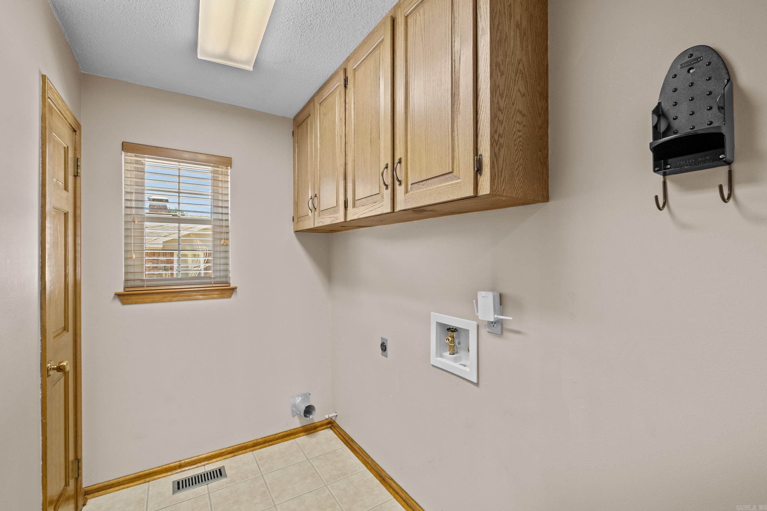 EAST MEADOW - Residential