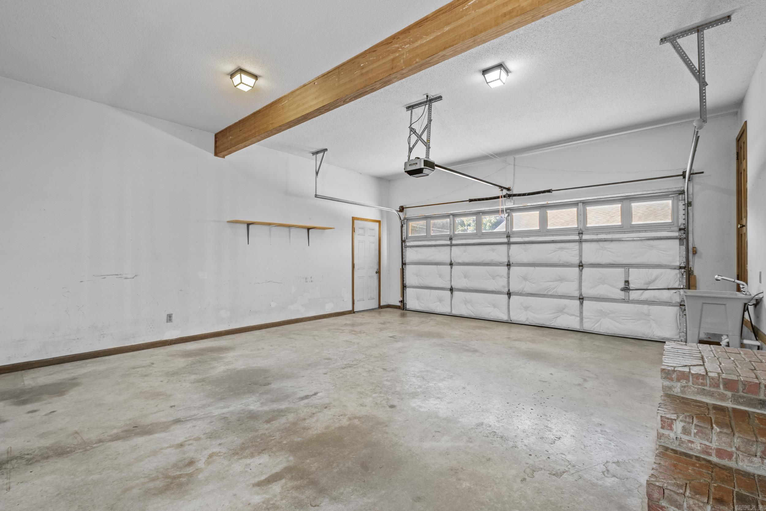 EAST MEADOW - Residential
