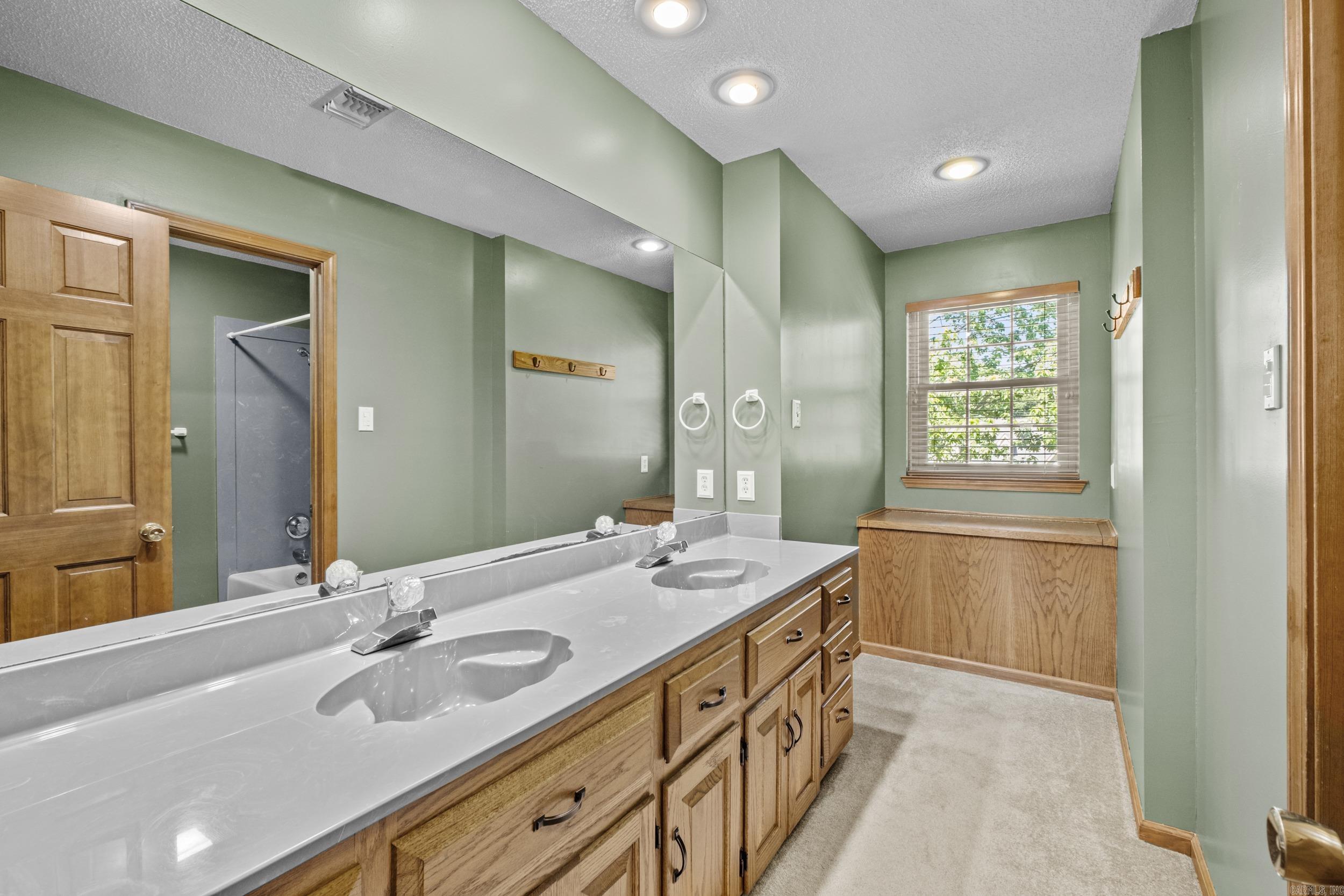 EAST MEADOW - Residential