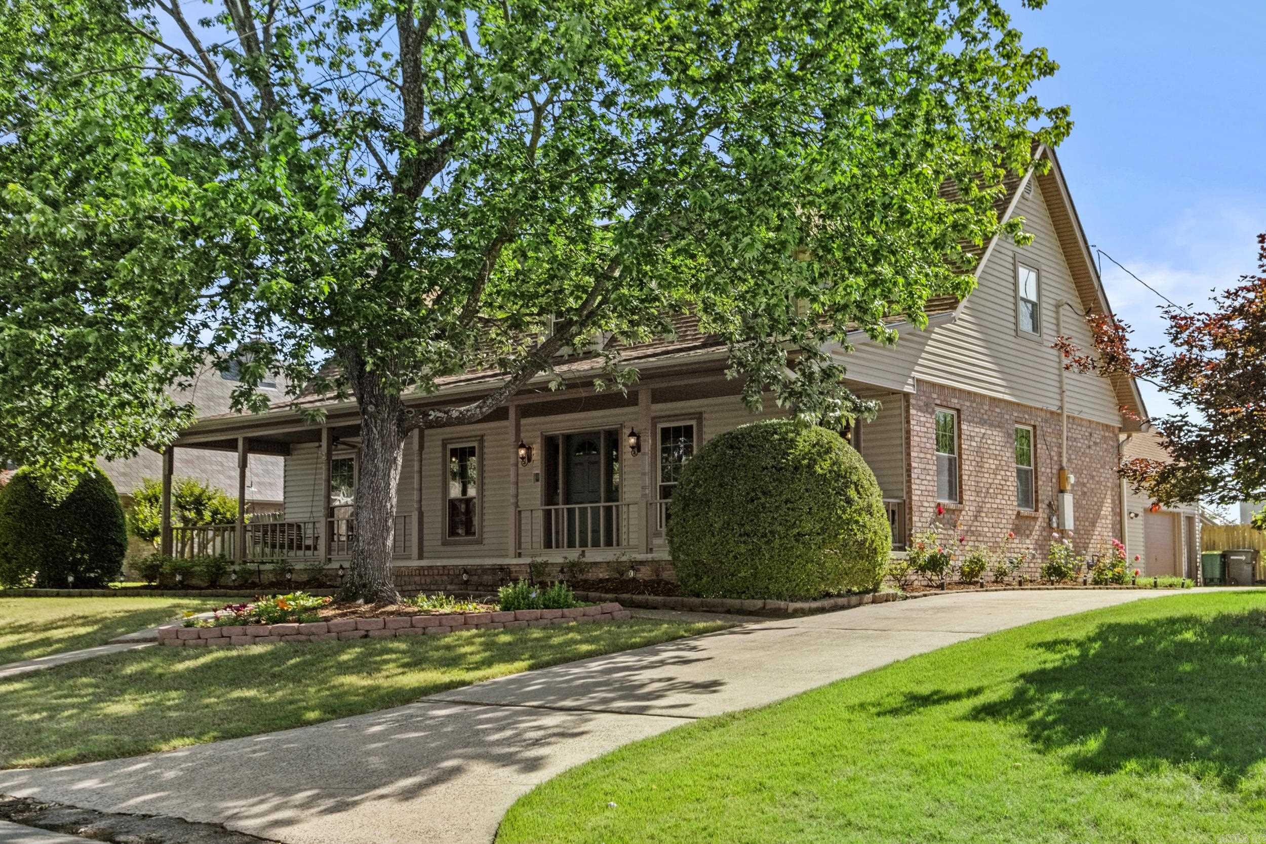 EAST MEADOW - Residential