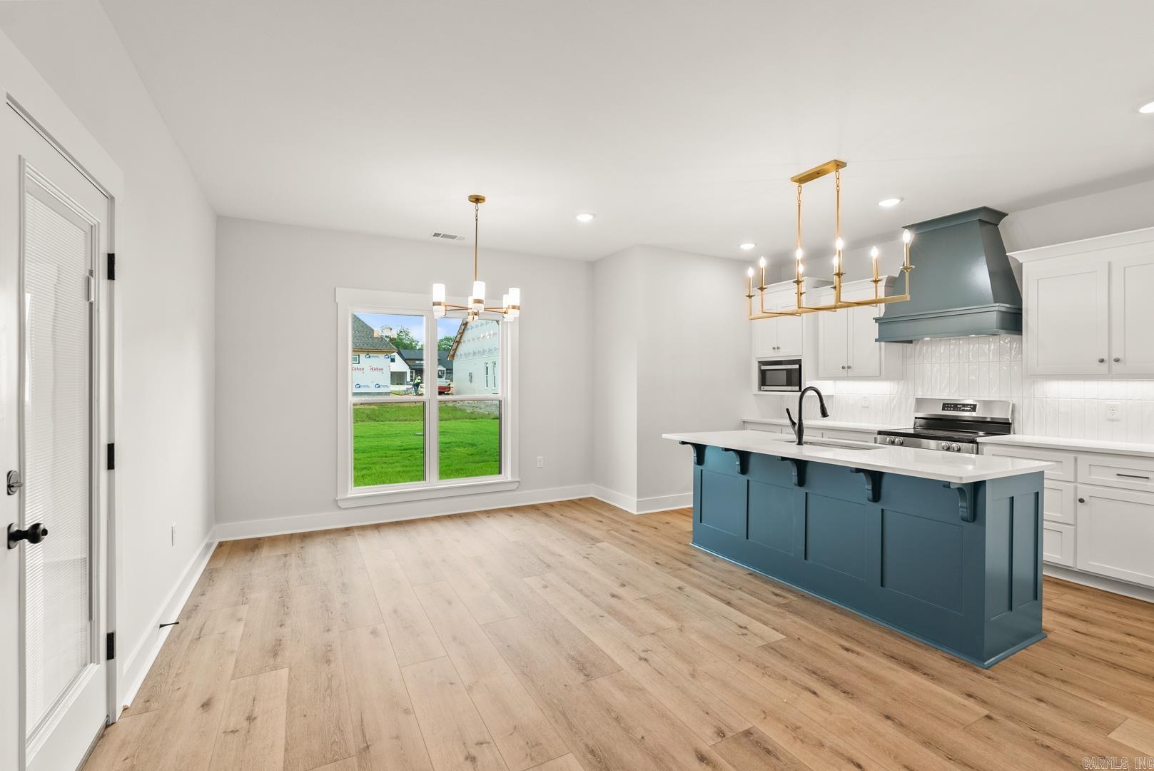 EAST MEADOW - Residential