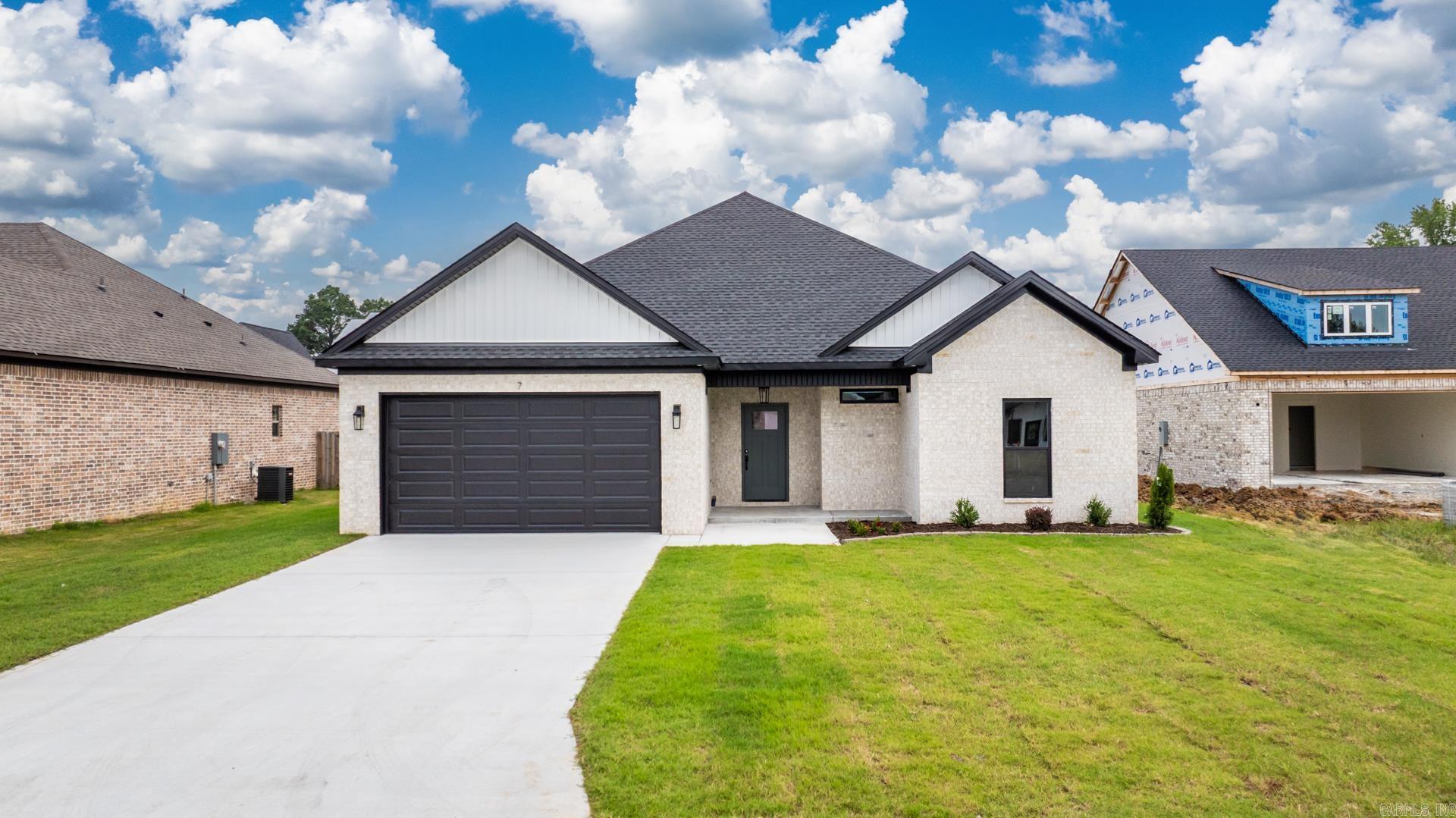 EAST MEADOW - Residential