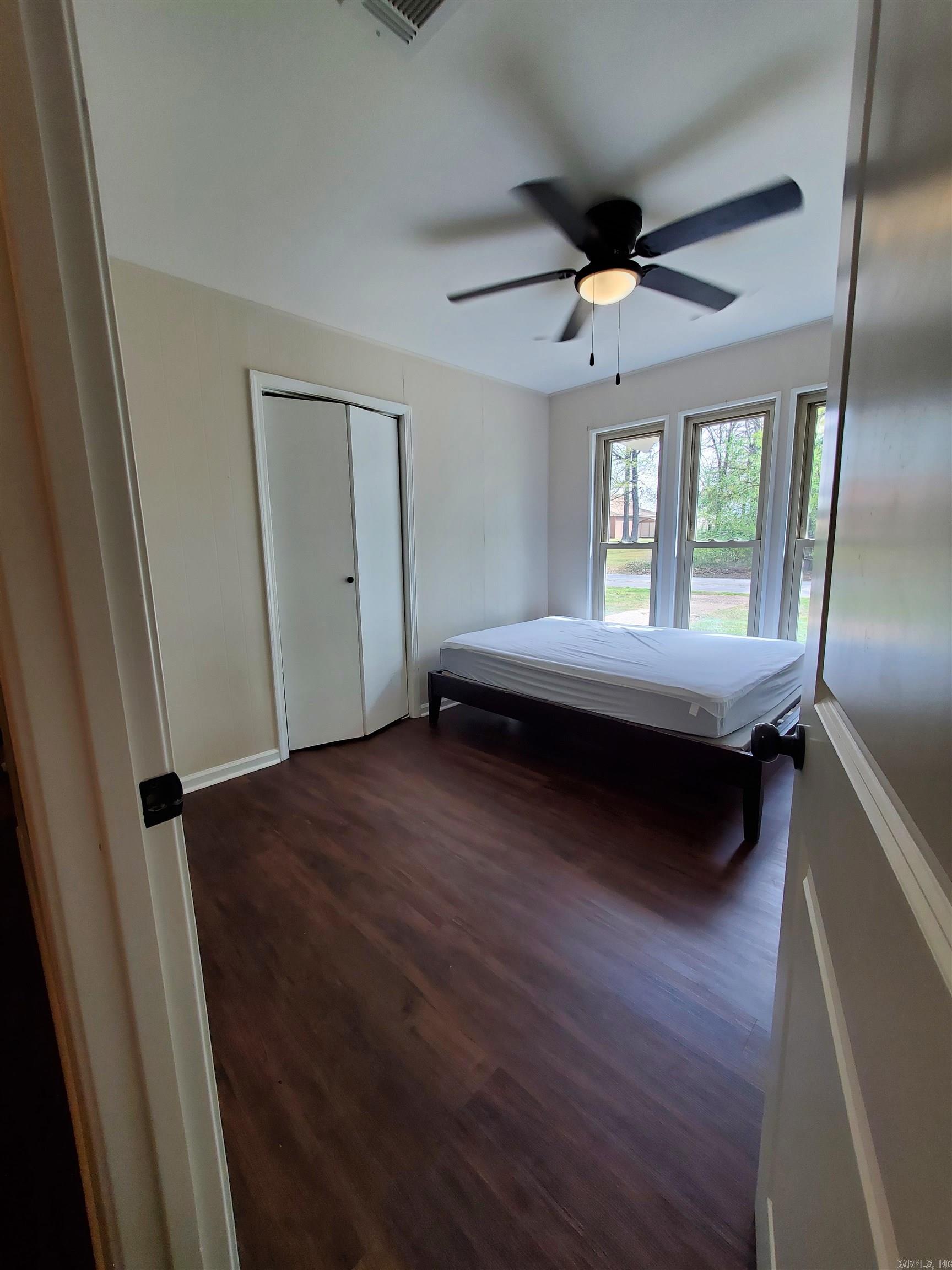INDIANHEAD LAKES EST - Residential