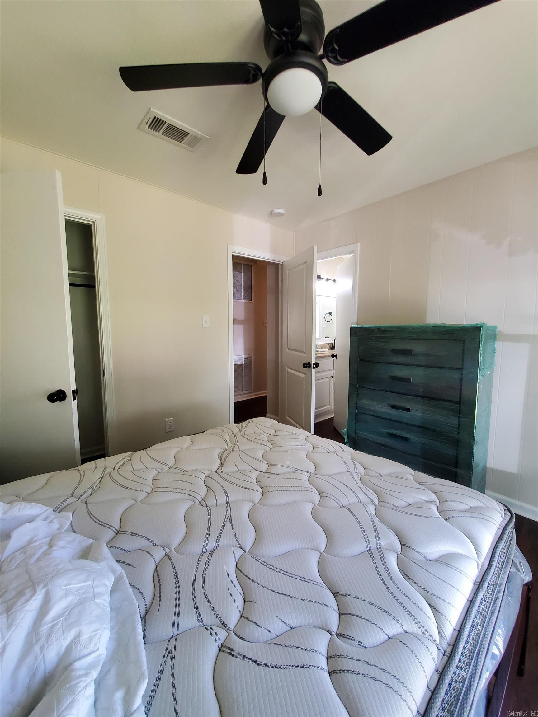 INDIANHEAD LAKES EST - Residential