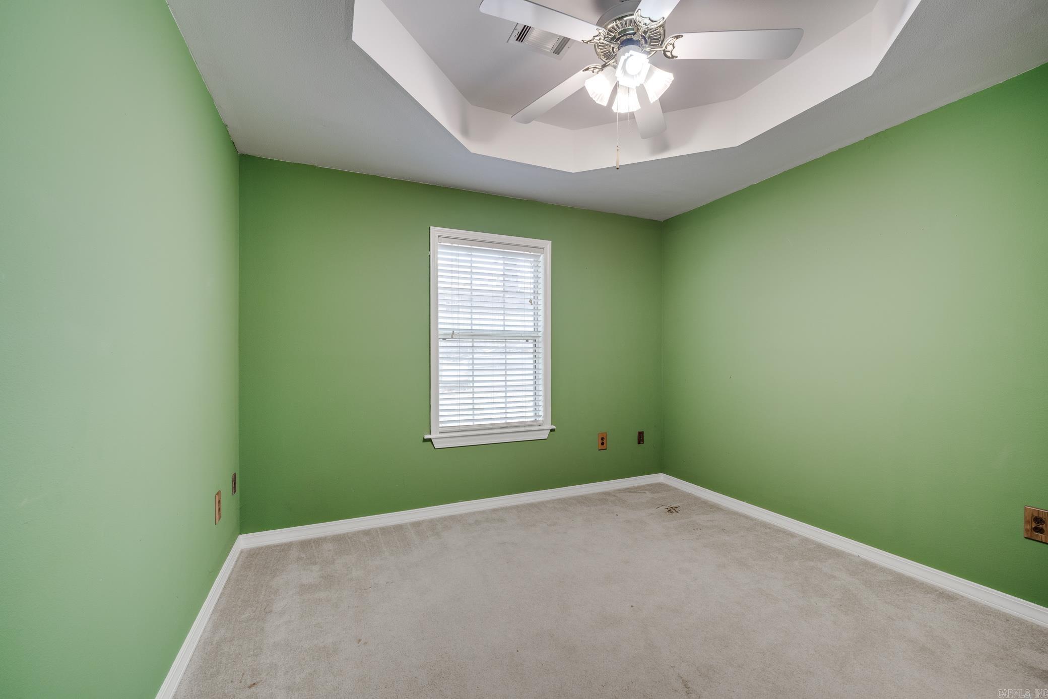 NORTH HILLS ESTATES - Residential