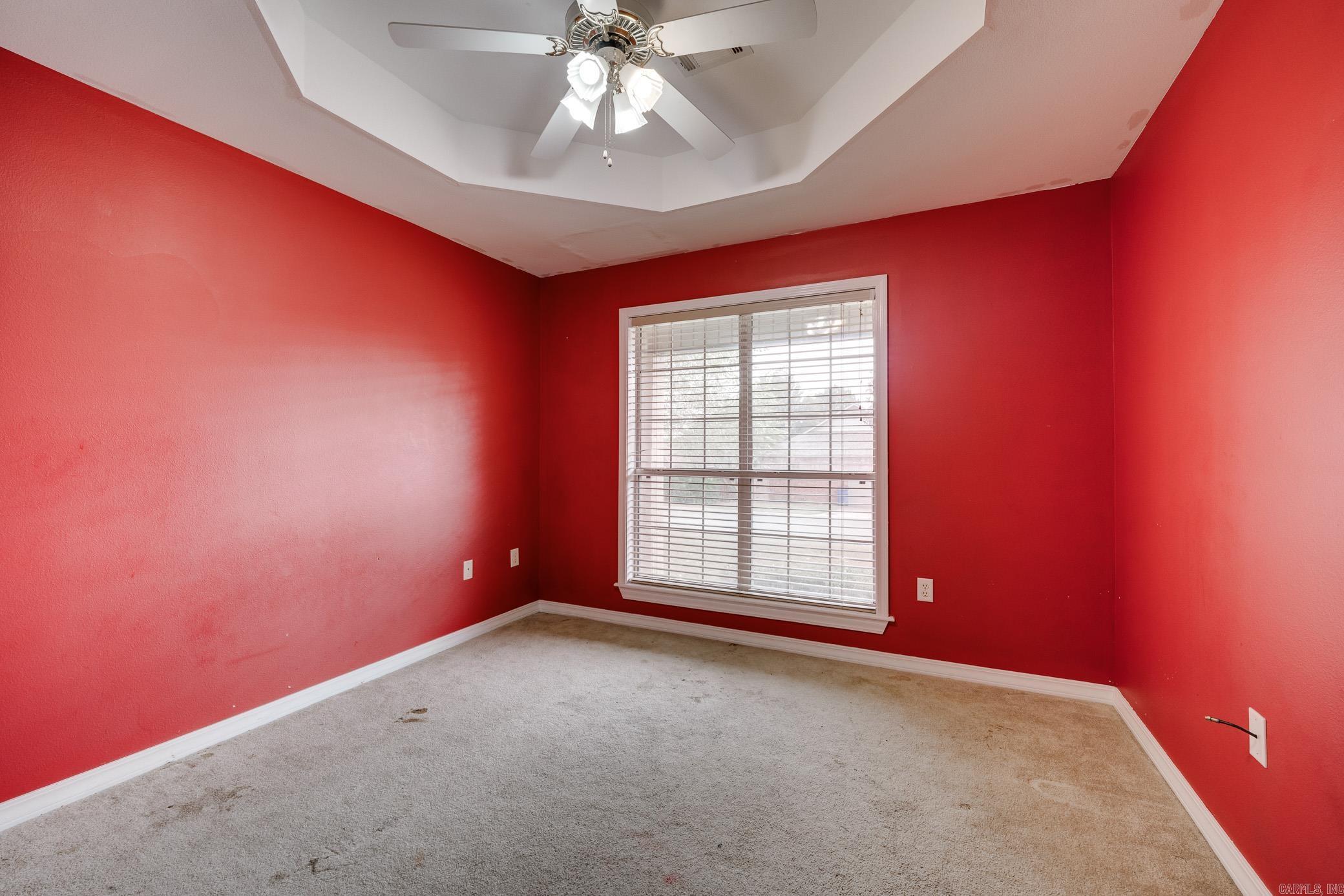 NORTH HILLS ESTATES - Residential