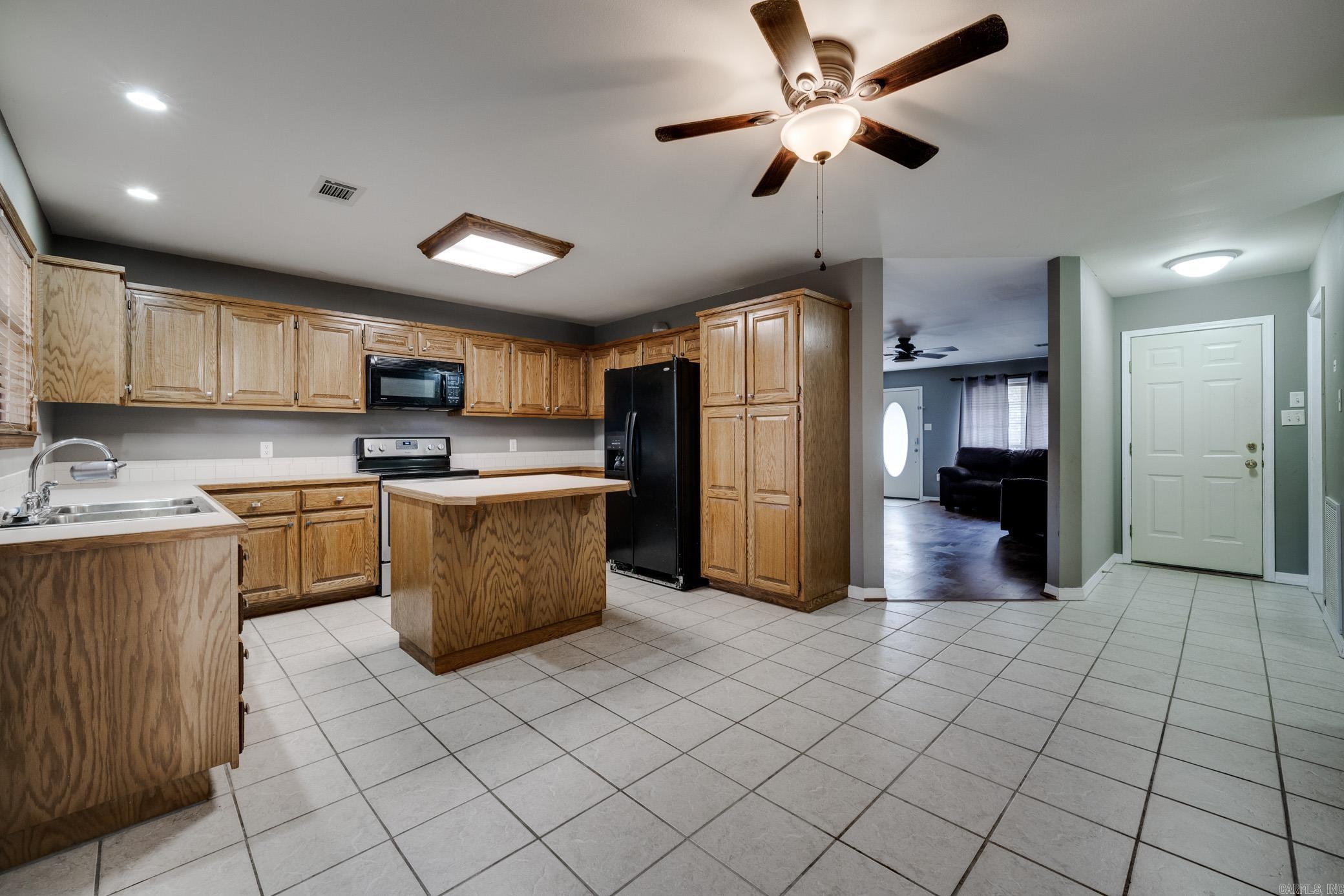 NORTH HILLS ESTATES - Residential